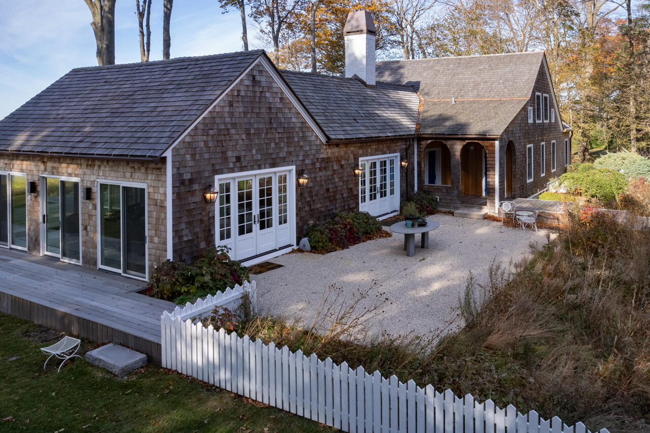 Fennville, Michigan, 49408, United States, 9 Bedrooms Bedrooms, ,10 BathroomsBathrooms,Residential,For Sale,1992421