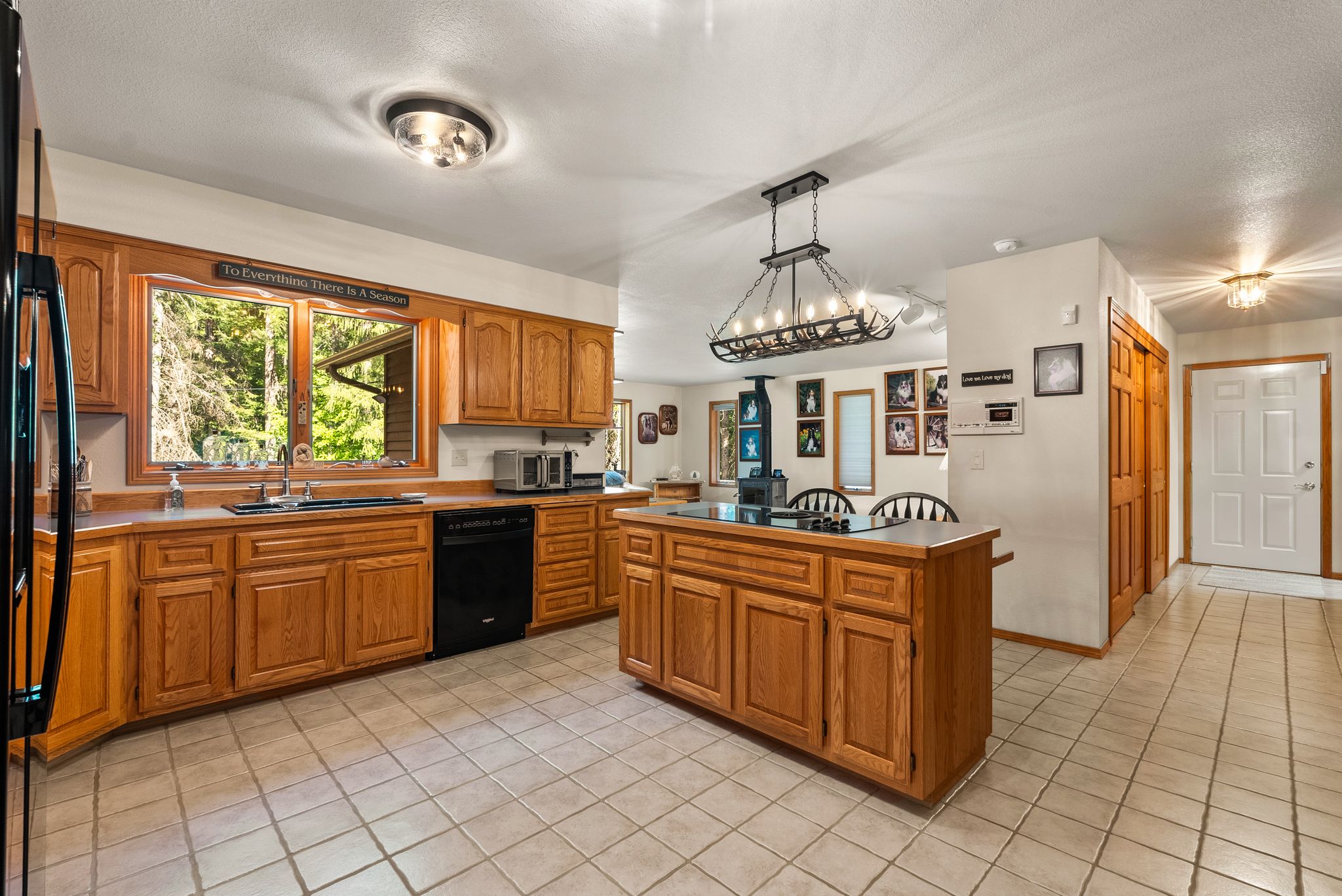 Sandpoint, Idaho, 83864, United States, 3 Bedrooms Bedrooms, ,3 BathroomsBathrooms,Residential,For Sale,1998118