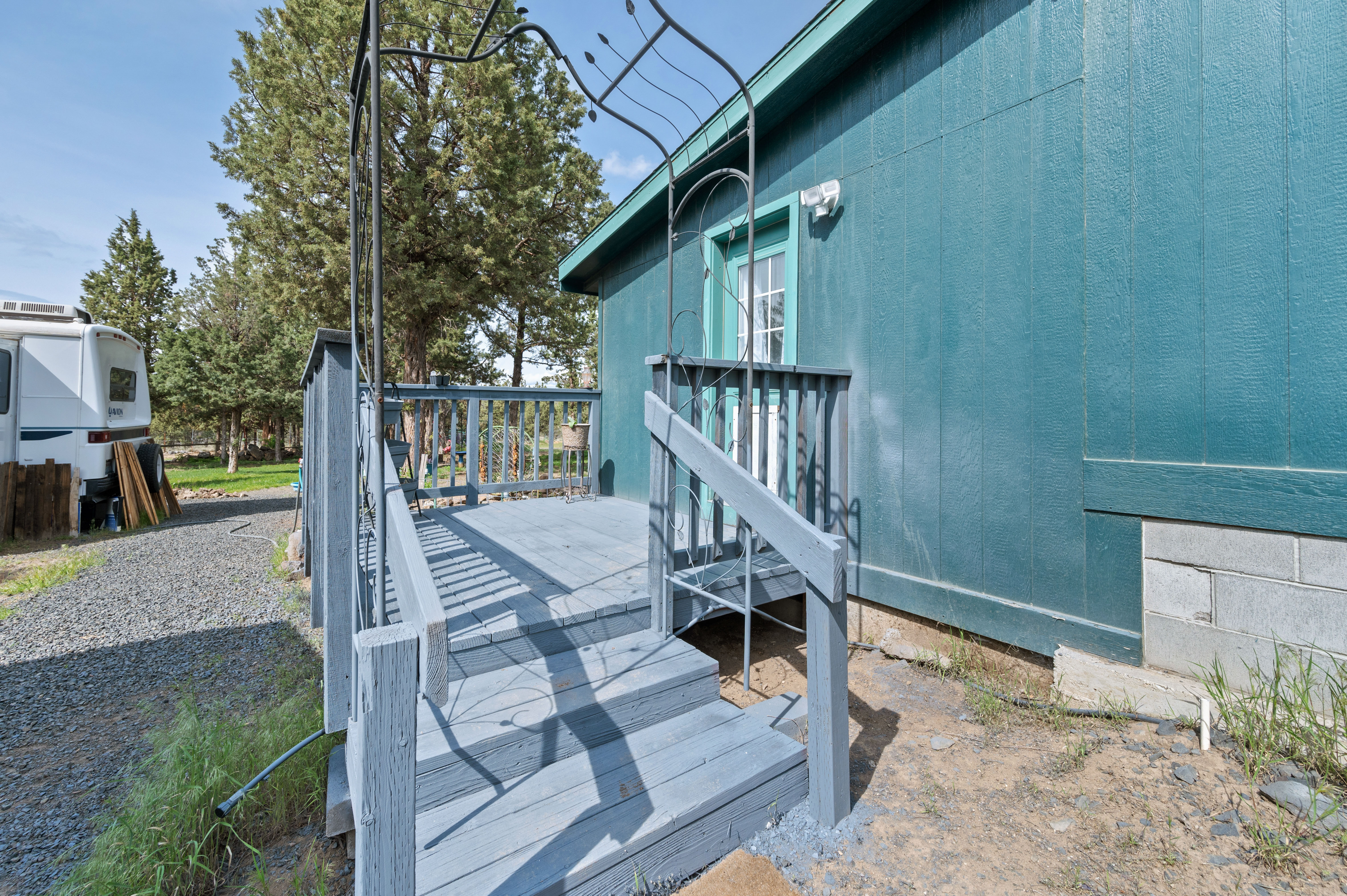 Prineville, Oregon, 97754, United States, 3 Bedrooms Bedrooms, ,2 BathroomsBathrooms,Residential,For Sale,1821437