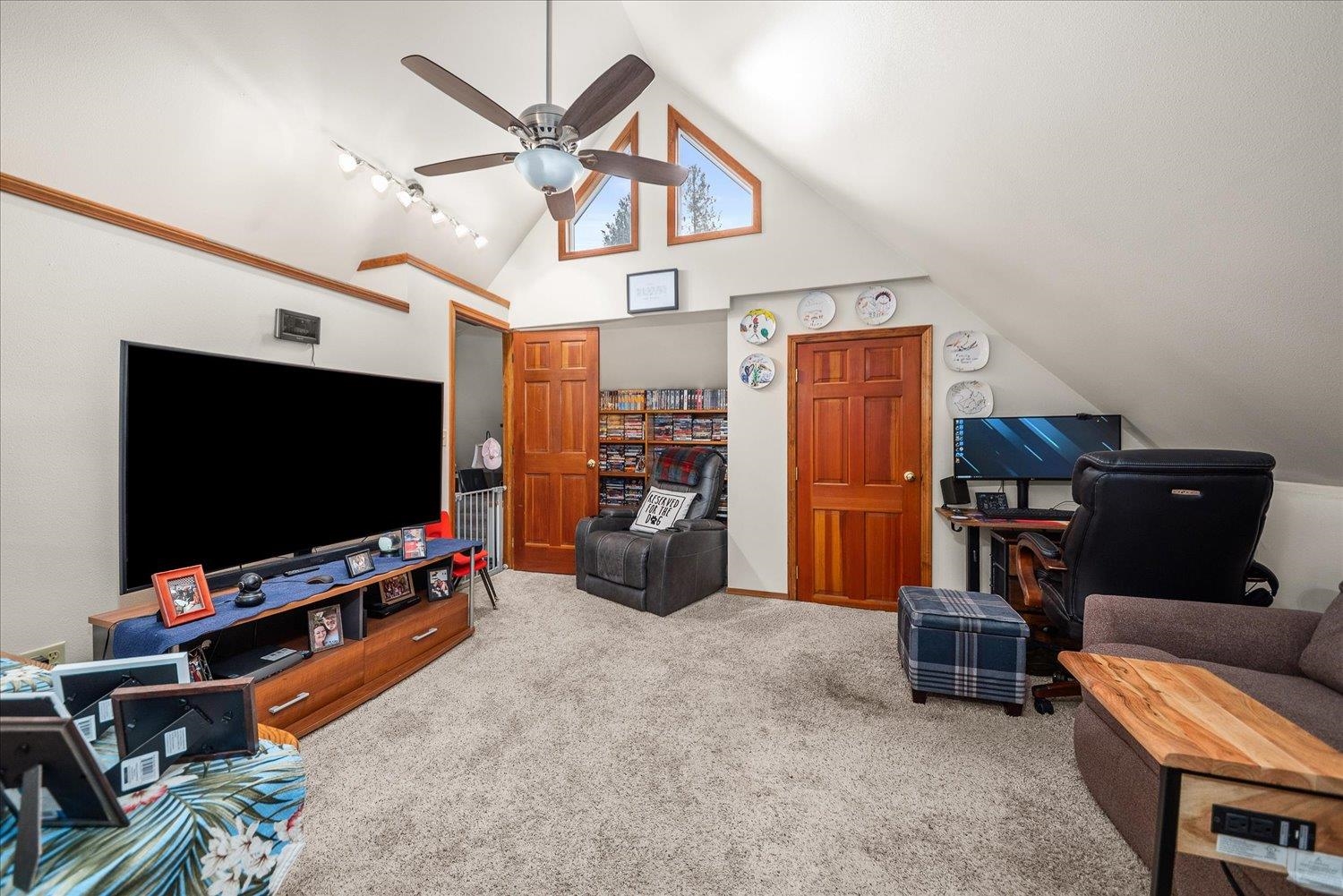 Metaline Falls, Washington, 99153, United States, 5 Bedrooms Bedrooms, ,3 BathroomsBathrooms,Residential,For Sale,1986087