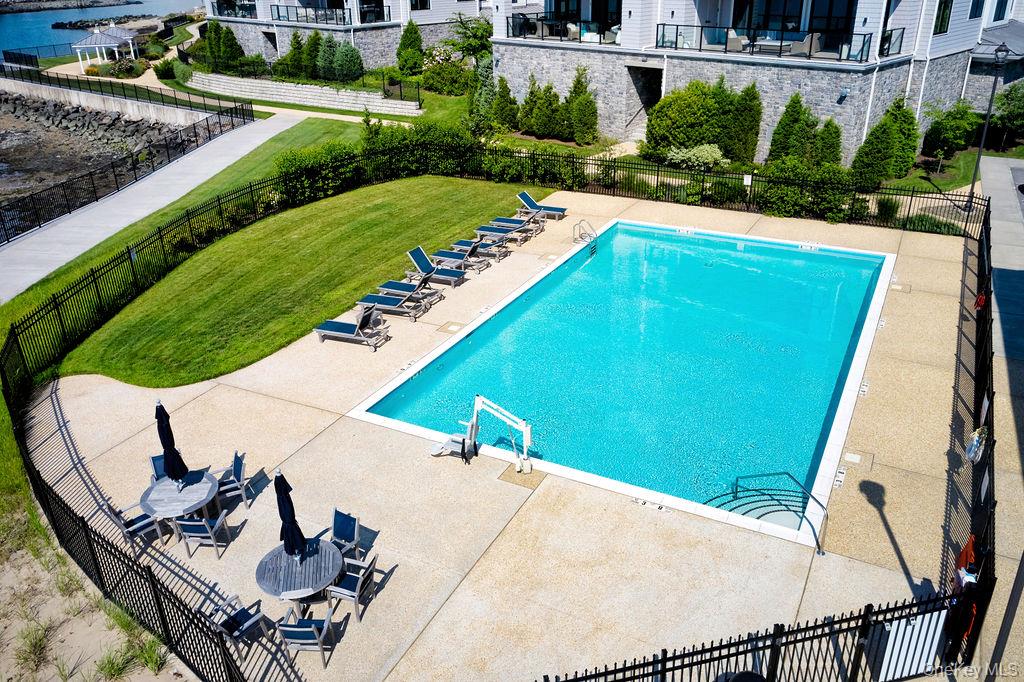 New Rochelle, New York, 10805, United States, 3 Bedrooms Bedrooms, ,4 BathroomsBathrooms,Residential,For Sale,1942227