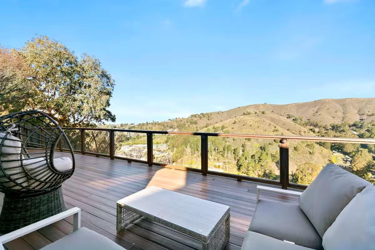 Pacifica, California, 94044, United States, 4 Bedrooms Bedrooms, ,4 BathroomsBathrooms,Residential,For Sale,1988181