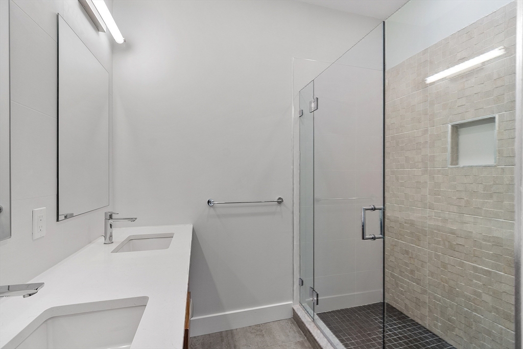 Somerville, Massachusetts, 02143, United States, 2 Bedrooms Bedrooms, ,2 BathroomsBathrooms,Residential,For Sale,1938695