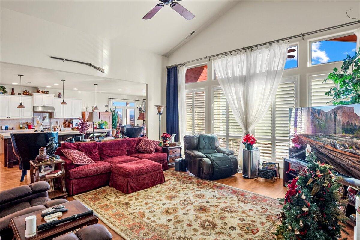 Bend, Oregon, 97703, United States, 3 Bedrooms Bedrooms, ,2 BathroomsBathrooms,Residential,For Sale,2005740