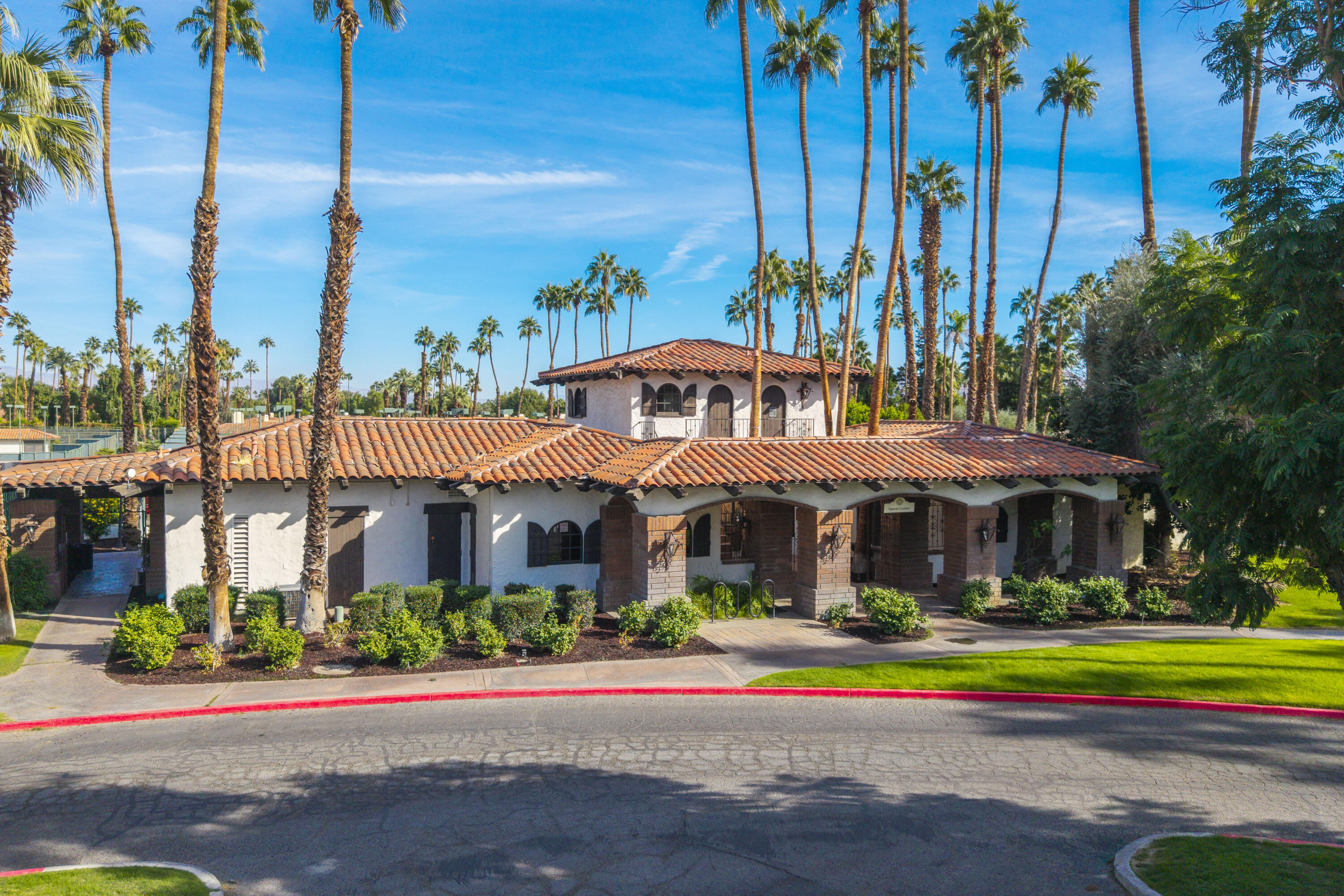 Palm Desert, California, 92260, United States, 2 Bedrooms Bedrooms, ,2 BathroomsBathrooms,Residential,For Sale,1987933