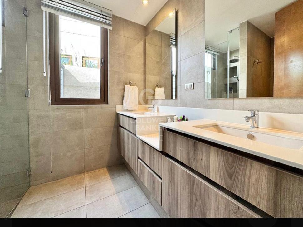 Lo Barnechea, Chile, 4 Bedrooms Bedrooms, ,4 BathroomsBathrooms,Residential,For Sale,1948613