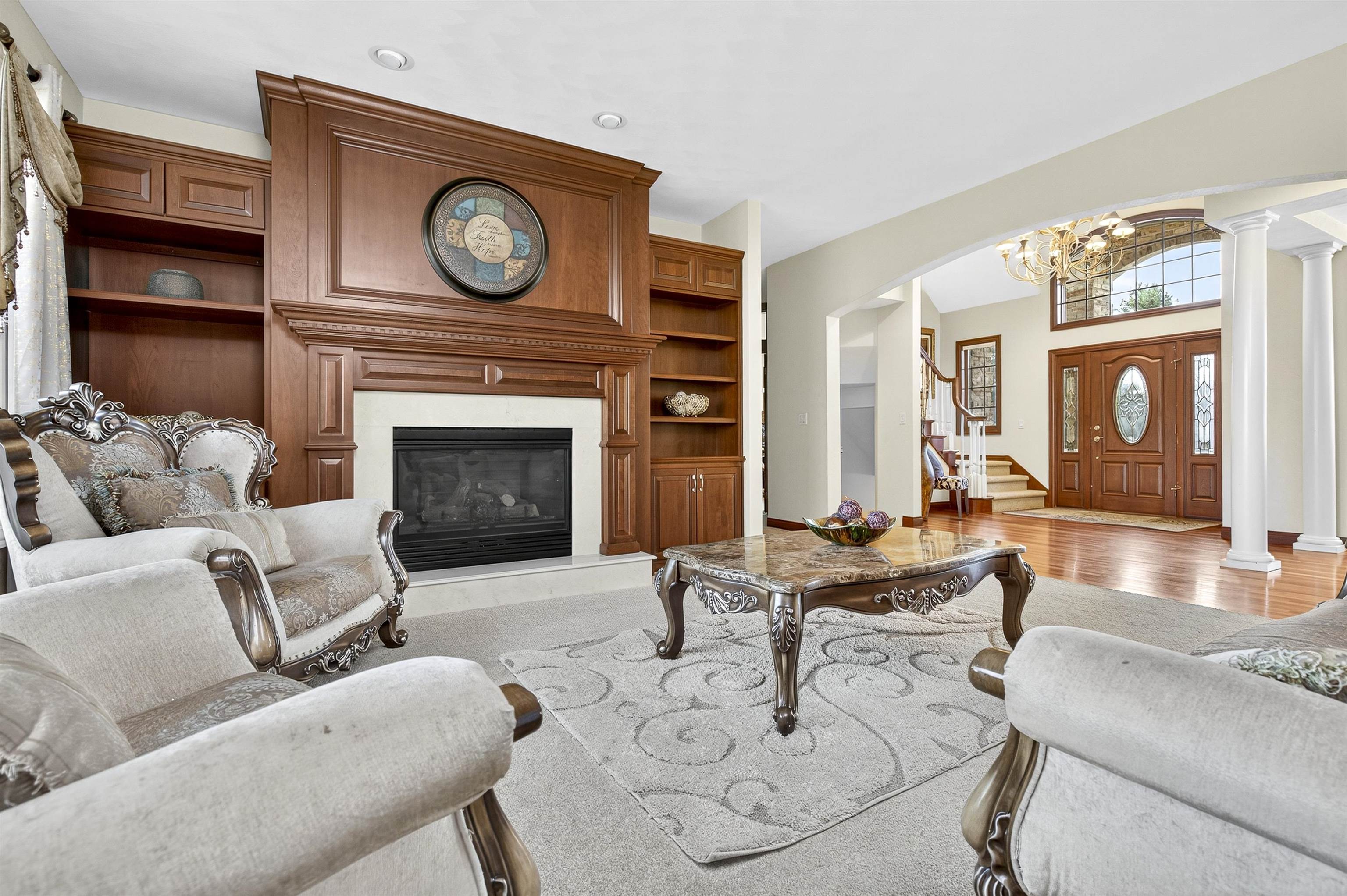 NEENAH, Wisconsin, 54956, United States, 5 Bedrooms Bedrooms, ,6 BathroomsBathrooms,Residential,For Sale,1992991