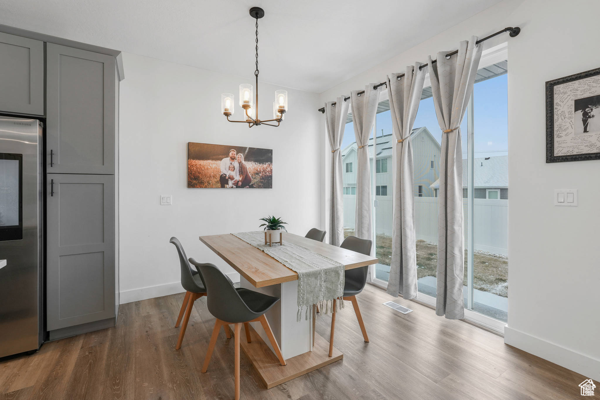 Tooele, Utah, 84074, United States, 6 Bedrooms Bedrooms, ,2 BathroomsBathrooms,Residential,For Sale,1970427