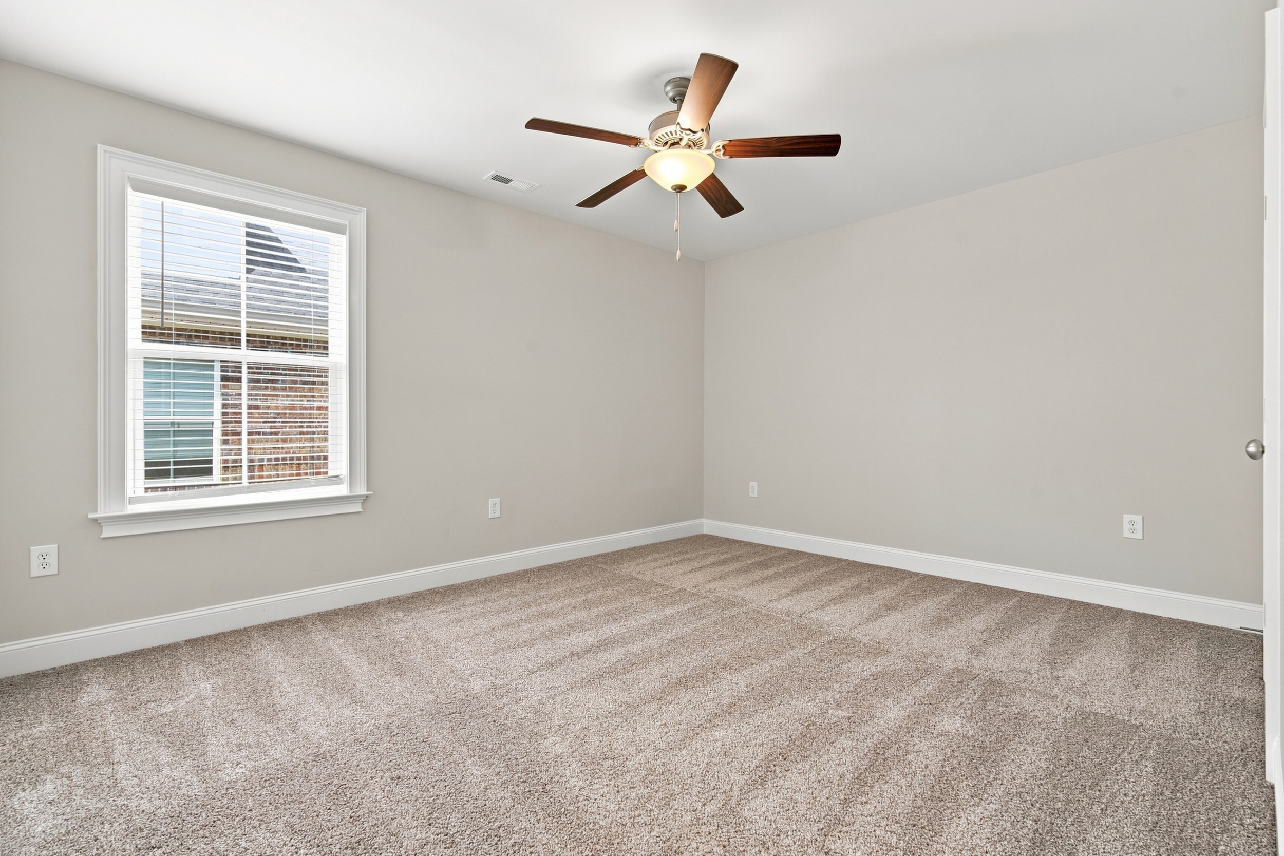  15543 Ironcrest Drive - 物件實景