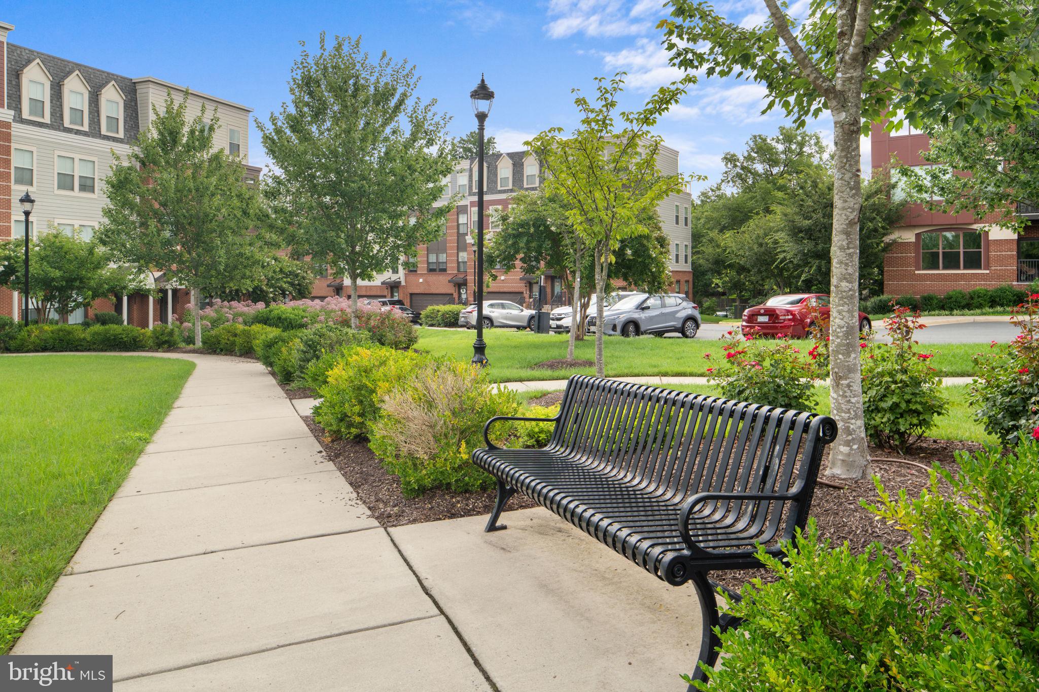 Fairfax, Virginia, 22030, United States, 2 Bedrooms Bedrooms, ,2 BathroomsBathrooms,Residential,For Sale,1893335