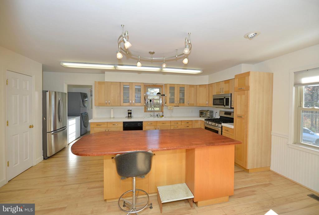 Bloomery, West Virginia, 26817, United States, 3 Bedrooms Bedrooms, ,2 BathroomsBathrooms,Residential,For Sale,1980909