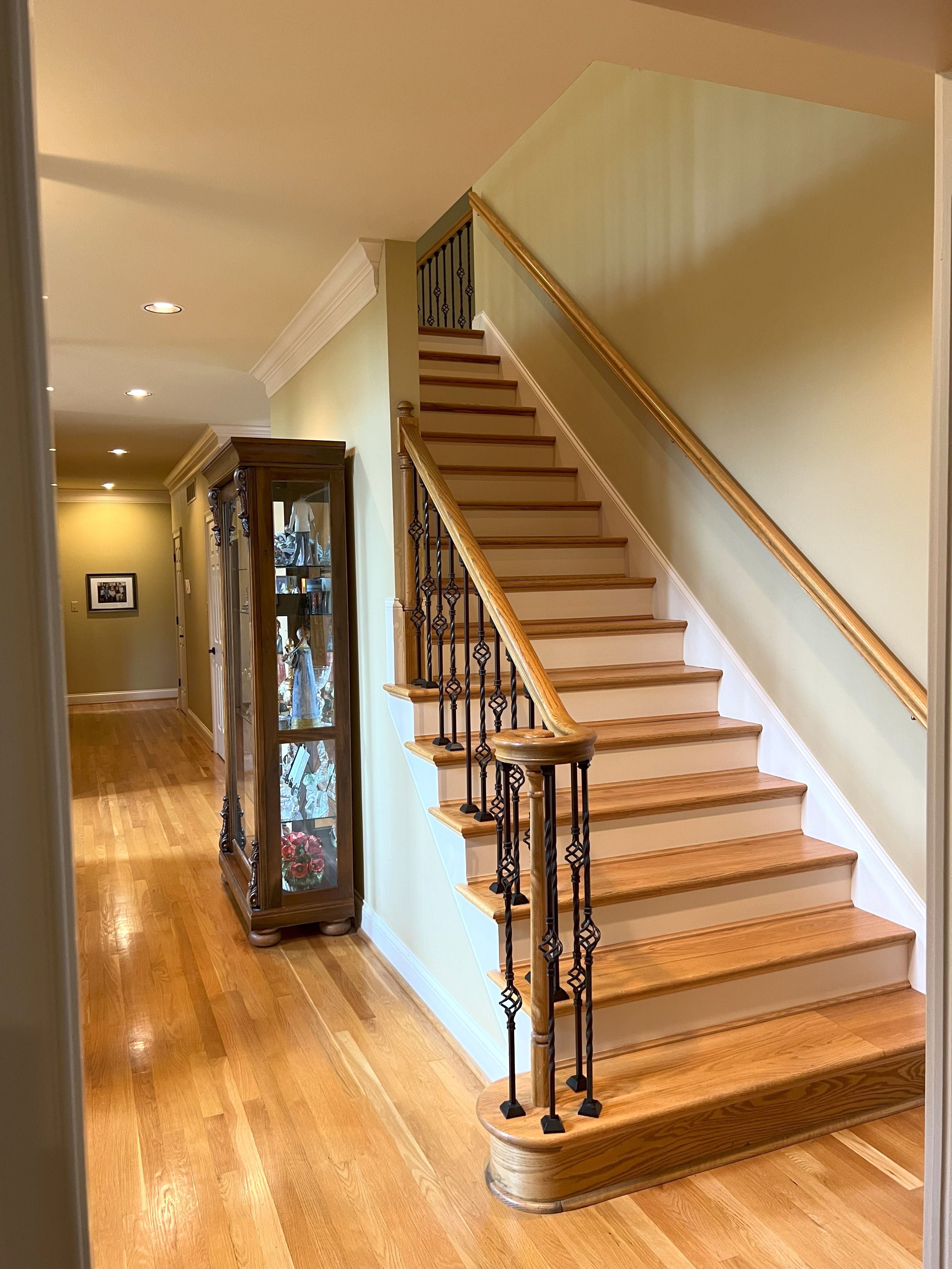 Frankfort, Kentucky, 40601, United States, 5 Bedrooms Bedrooms, ,4 BathroomsBathrooms,Residential,For Sale,1983551