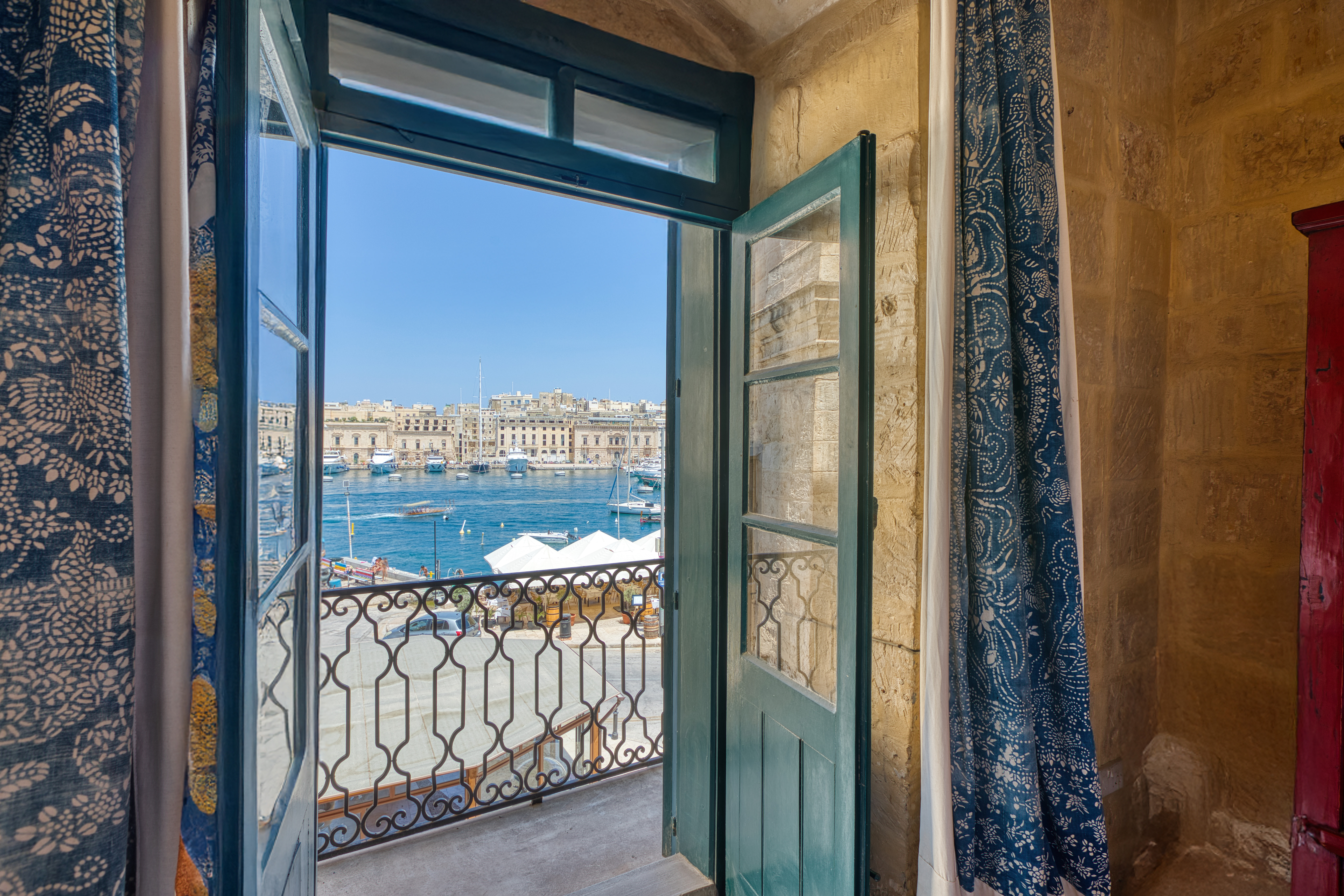  House of Character with Marina and Waterfront Views - 物件實景