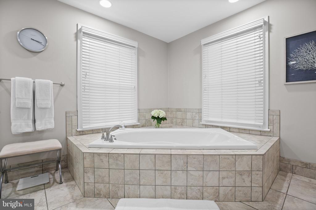 Fredericksburg, Virginia, 22407, United States, 5 Bedrooms Bedrooms, ,5 BathroomsBathrooms,Residential,For Sale,1927805