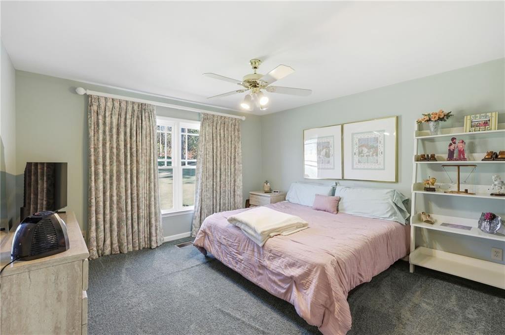 Buford, Georgia, 30518, United States, 4 Bedrooms Bedrooms, ,4 BathroomsBathrooms,Residential,For Sale,1986325