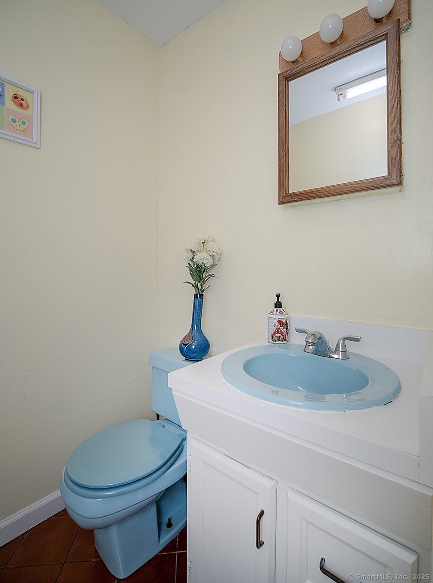 Woodbridge, Connecticut, 06525, United States, 4 Bedrooms Bedrooms, ,4 BathroomsBathrooms,Residential,For Sale,1906331