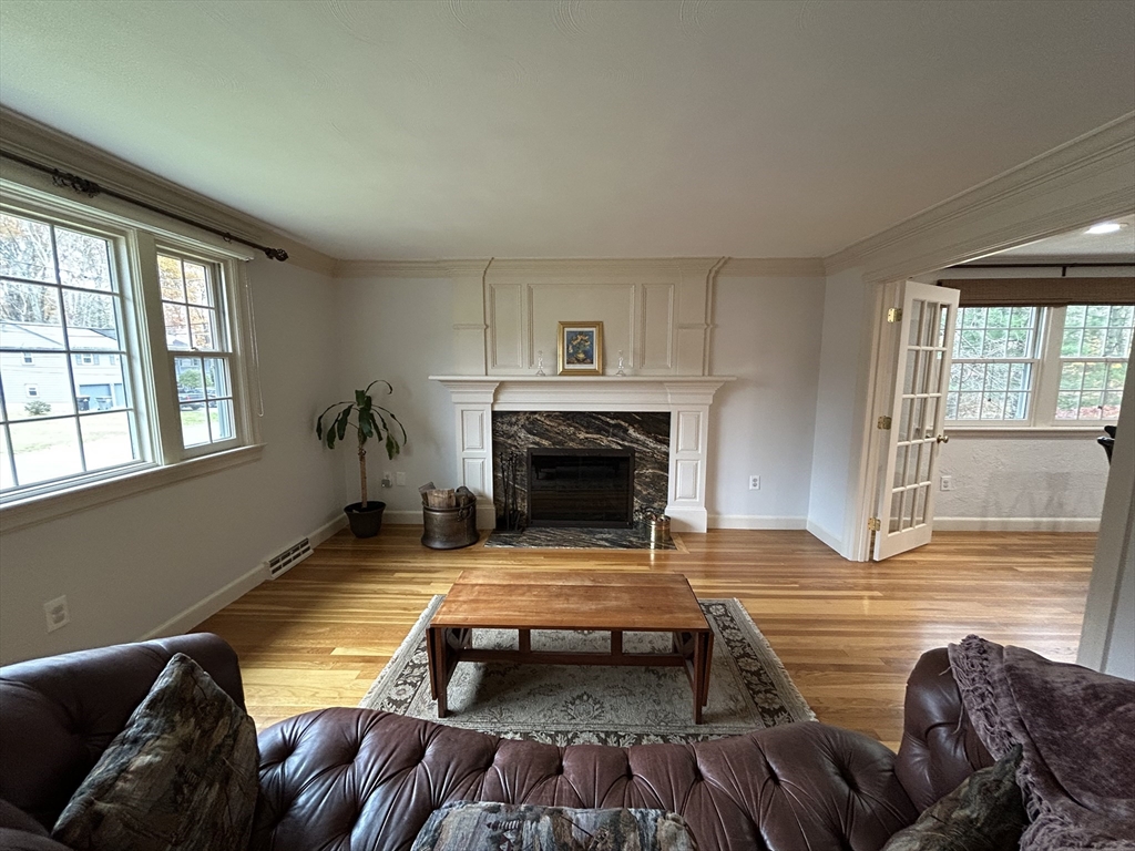 Framingham, Massachusetts, 01701, United States, 4 Bedrooms Bedrooms, ,3 BathroomsBathrooms,Residential,For Sale,1988982