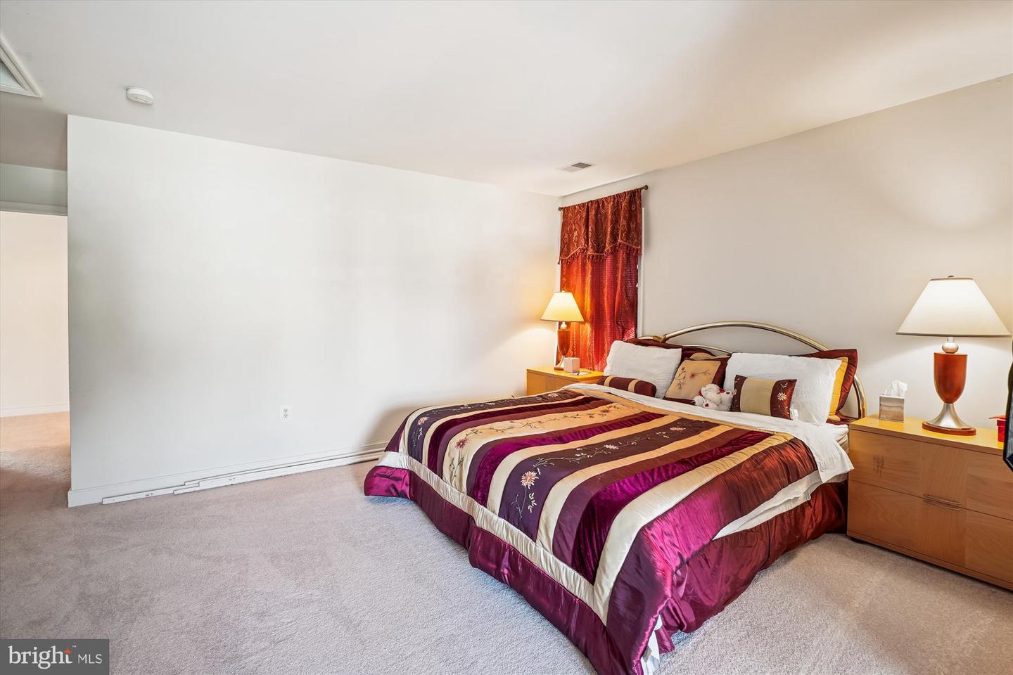 Woodbridge, Virginia, 22193, United States, 4 Bedrooms Bedrooms, ,5 BathroomsBathrooms,Residential,For Sale,1950998