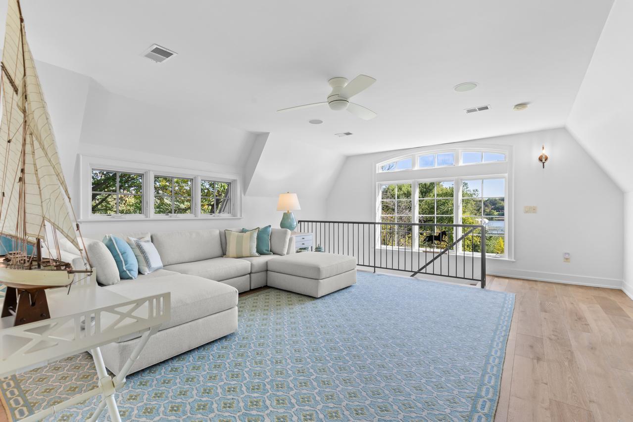 Orono, Minnesota, 55364, United States, 4 Bedrooms Bedrooms, ,4 BathroomsBathrooms,Residential,For Sale,1988176