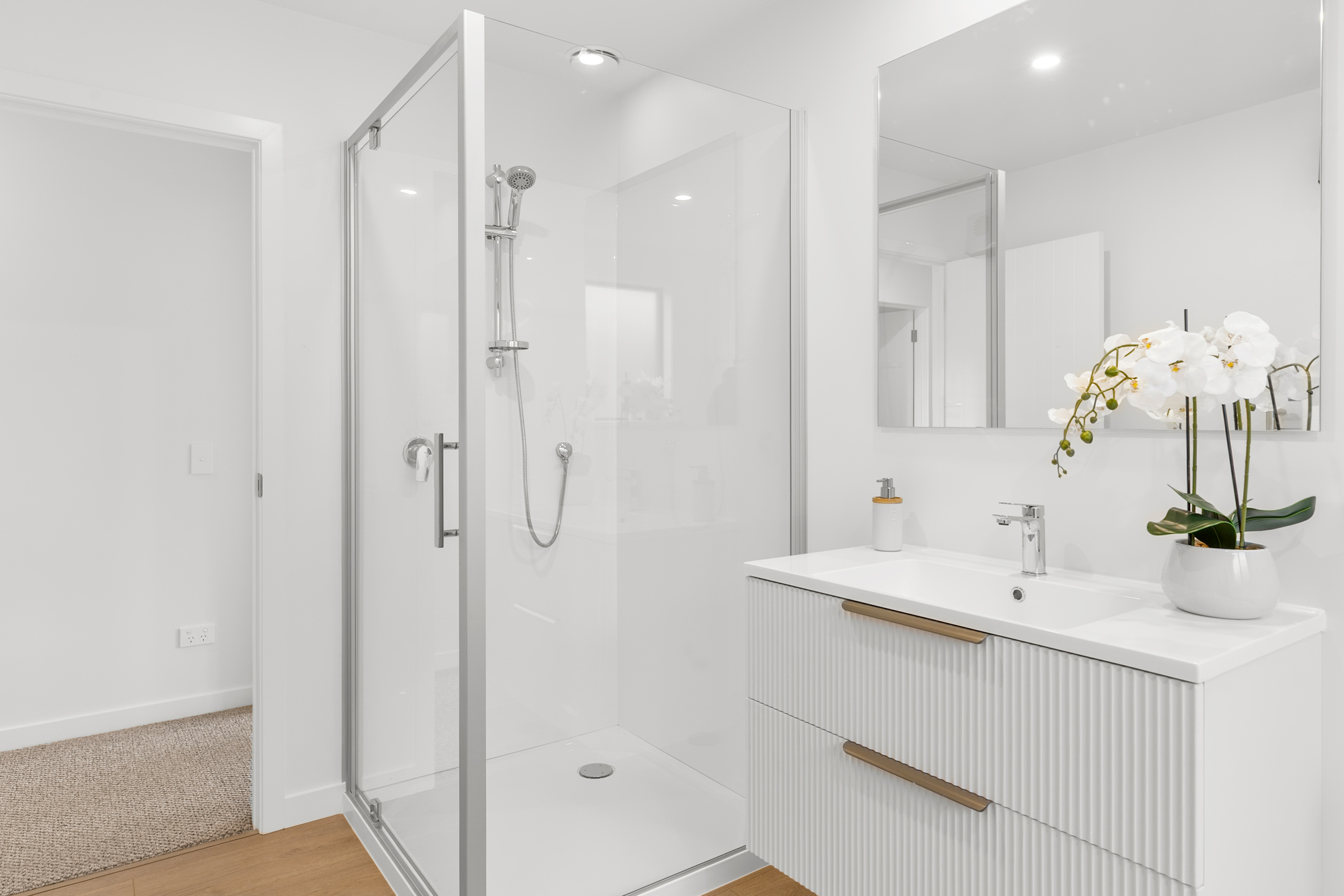  Home and Income - Done Brilliantly - 物件實景