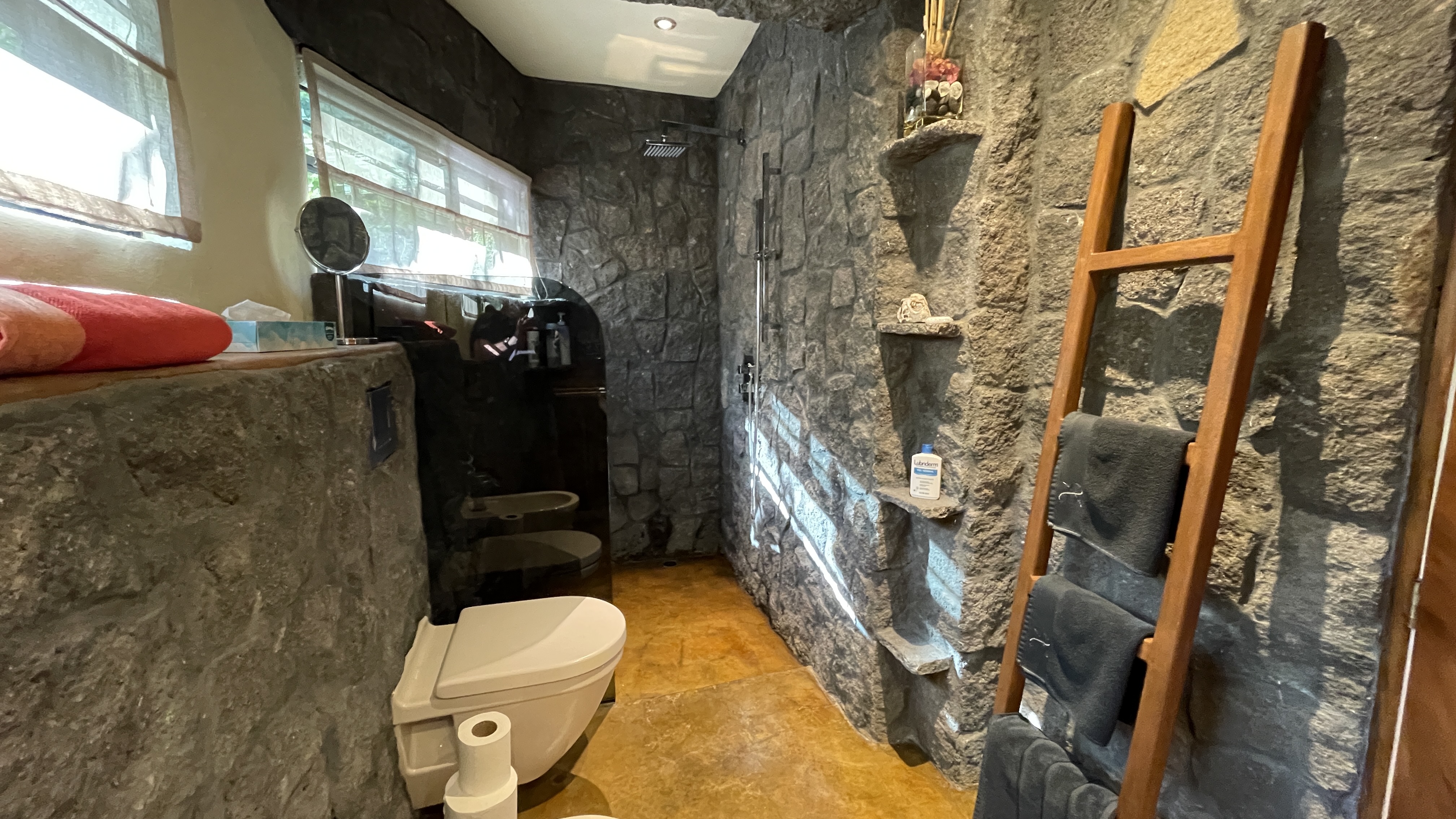 San Jose, San Jose, CR, 6 Bedrooms Bedrooms, ,6 BathroomsBathrooms,Residential,For Sale,1895467