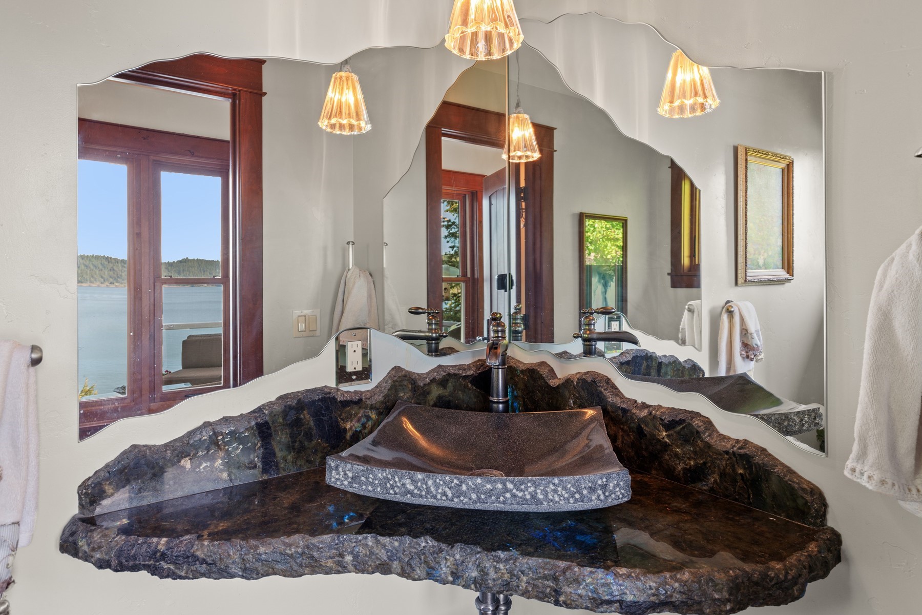  Spectacular Waterfront Custom Craftsman - 物件實景
