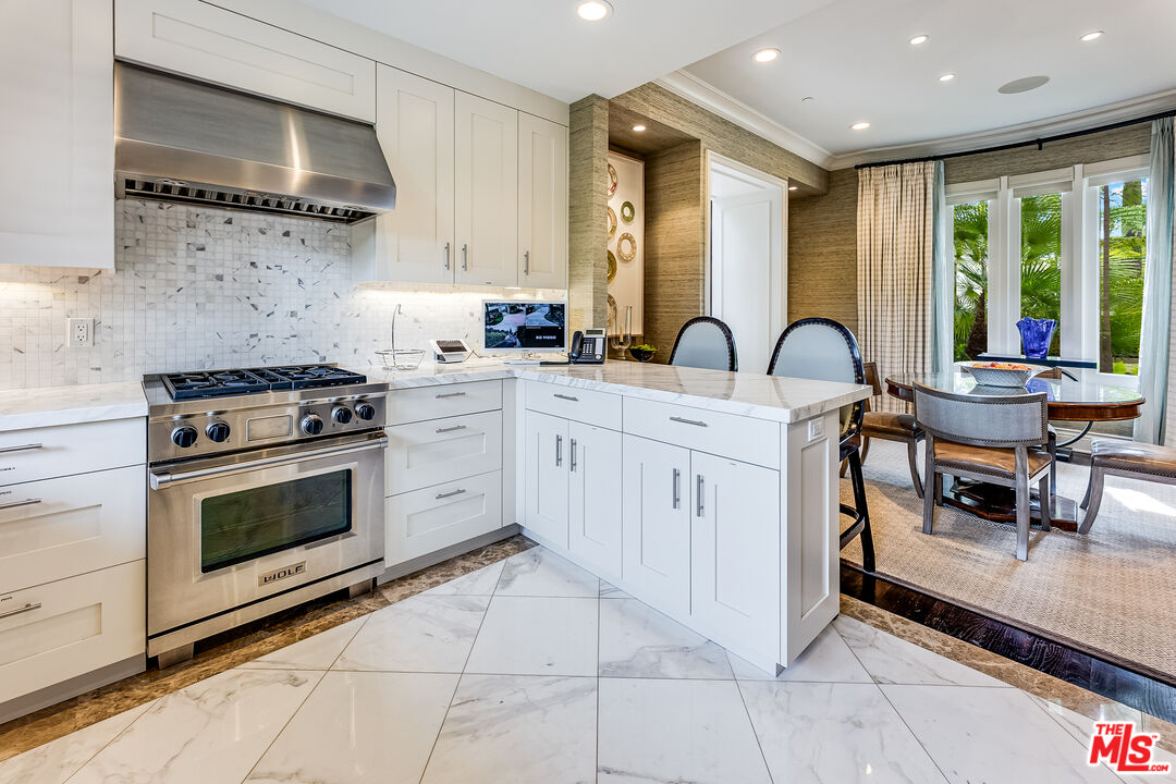 Beverly Hills, California, 90210, United States, 5 Bedrooms Bedrooms, ,6 BathroomsBathrooms,Residential,For Sale,1907457
