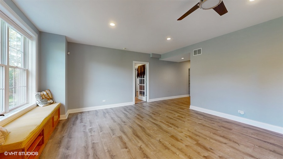 Lakewood, Illinois, 60014, United States, 5 Bedrooms Bedrooms, ,5 BathroomsBathrooms,Residential,For Sale,1980516