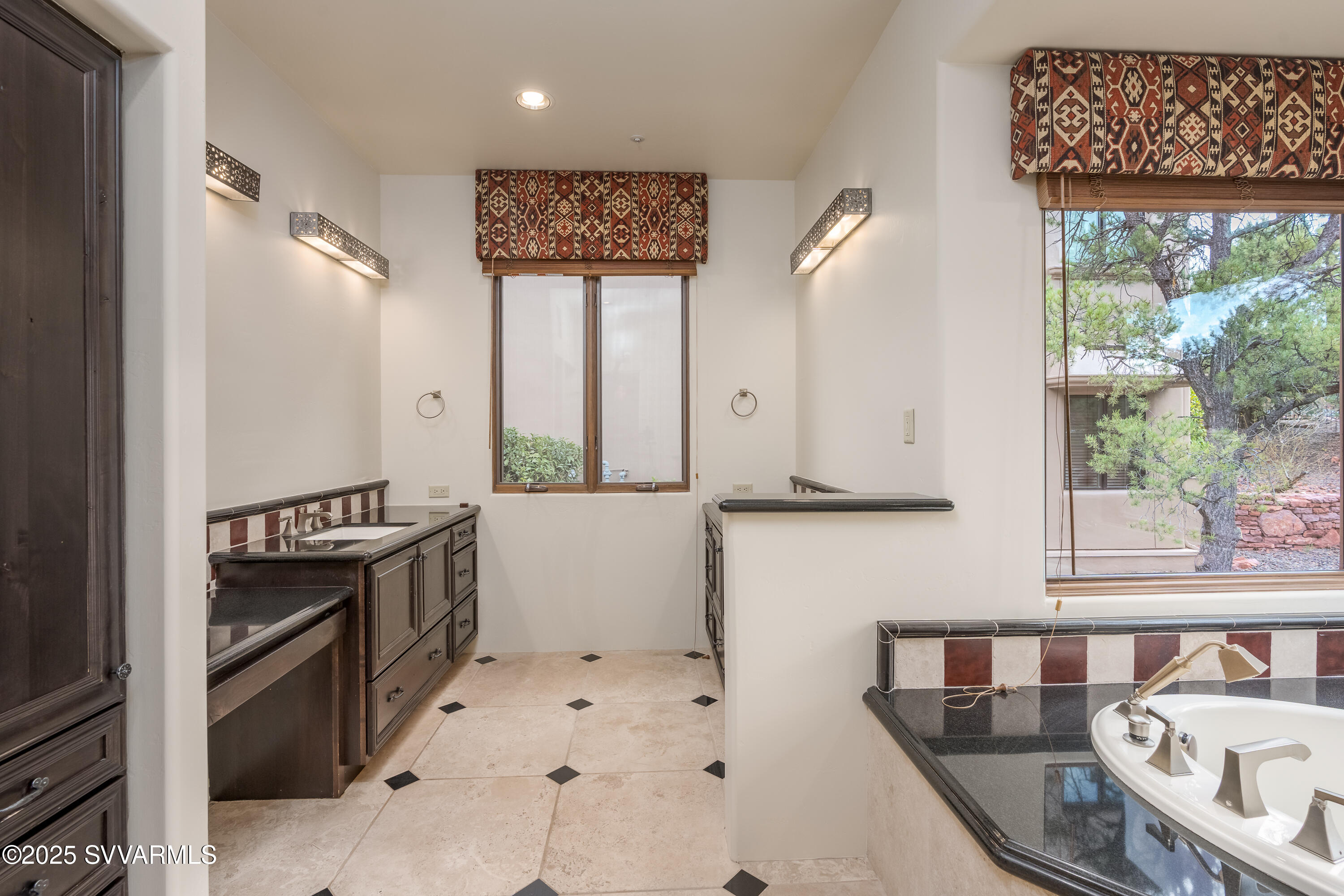 Sedona, Arizona, 86336, United States, 2 Bedrooms Bedrooms, ,2 BathroomsBathrooms,Residential,For Sale,1988219