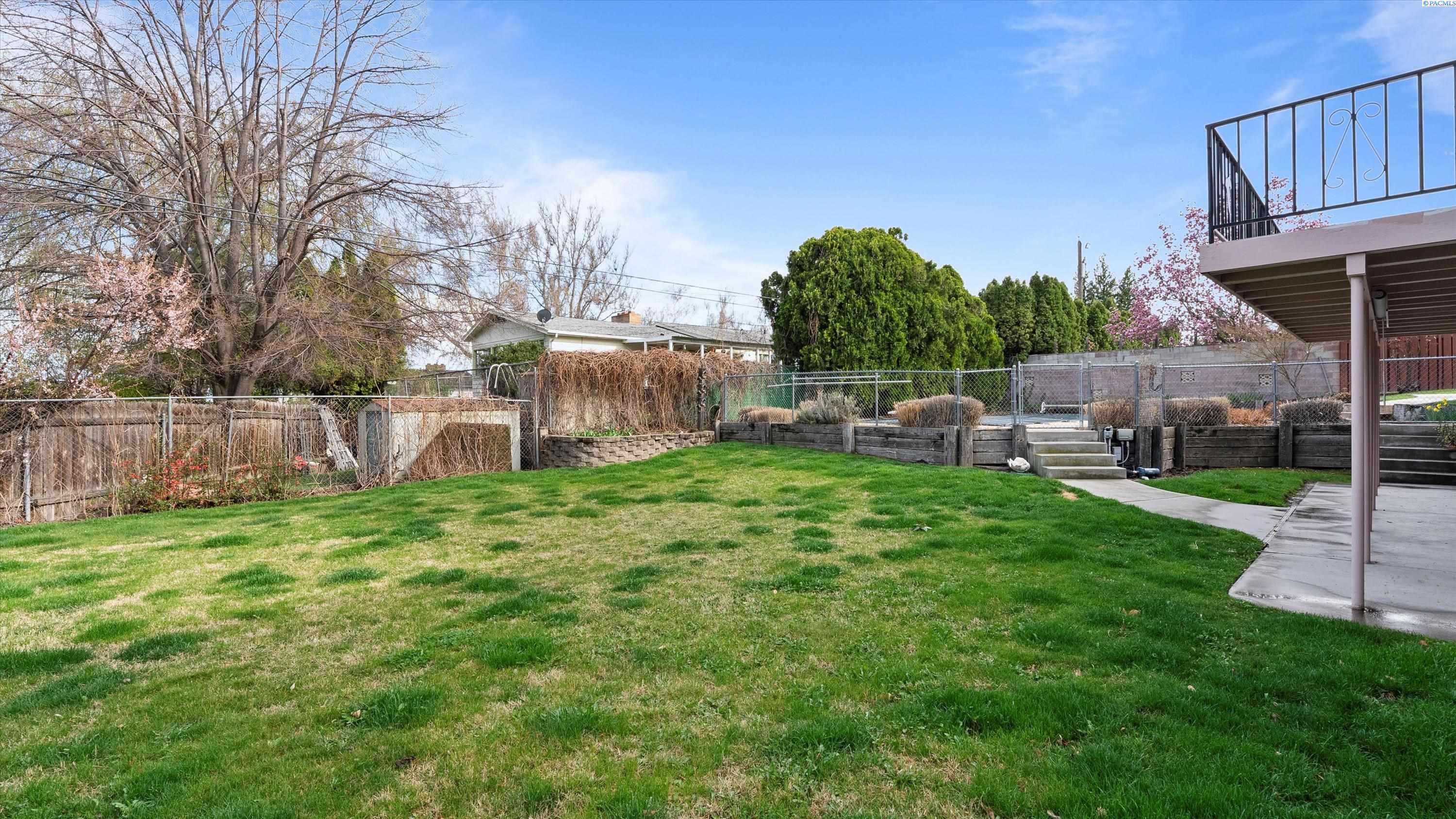 Kennewick, Washington, 99337, United States, 4 Bedrooms Bedrooms, ,2 BathroomsBathrooms,Residential,For Sale,1939902