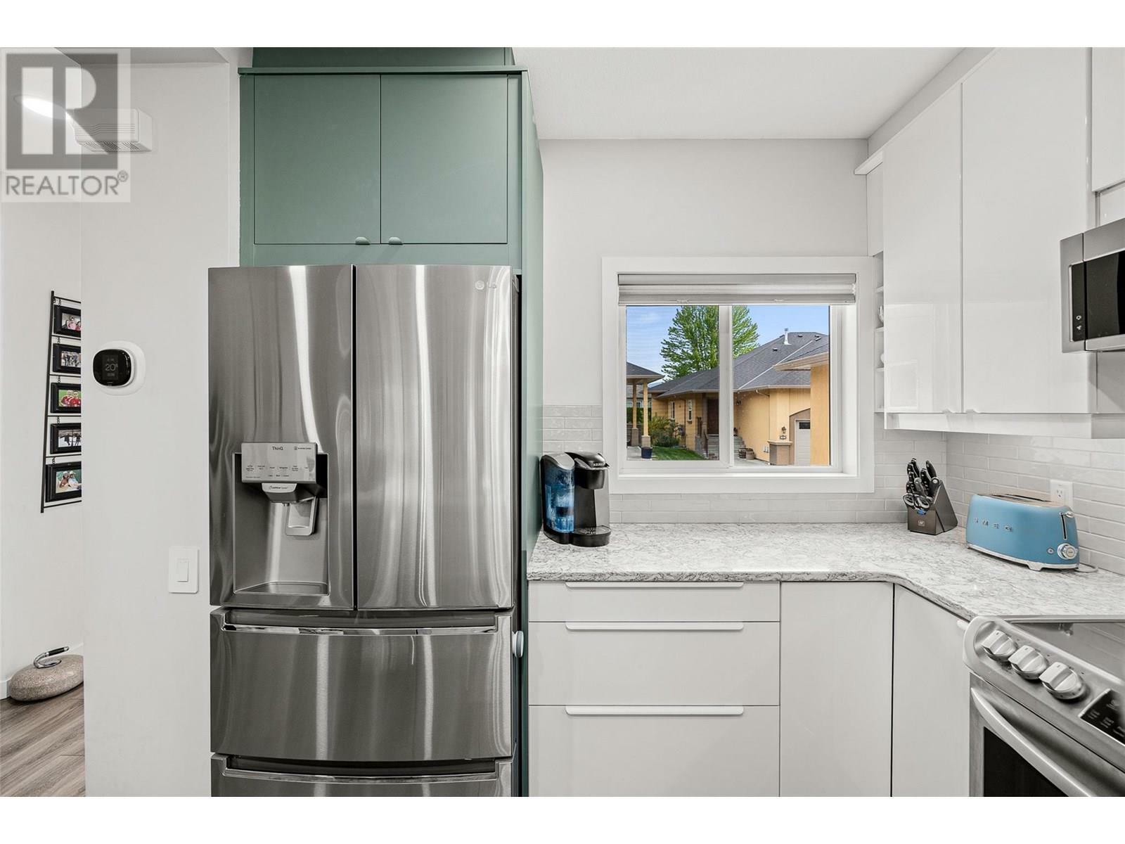 KELOWNA, British Columbia, V1V 2W3, CA, 4 Bedrooms Bedrooms, ,3 BathroomsBathrooms,Residential,For Sale,1882700