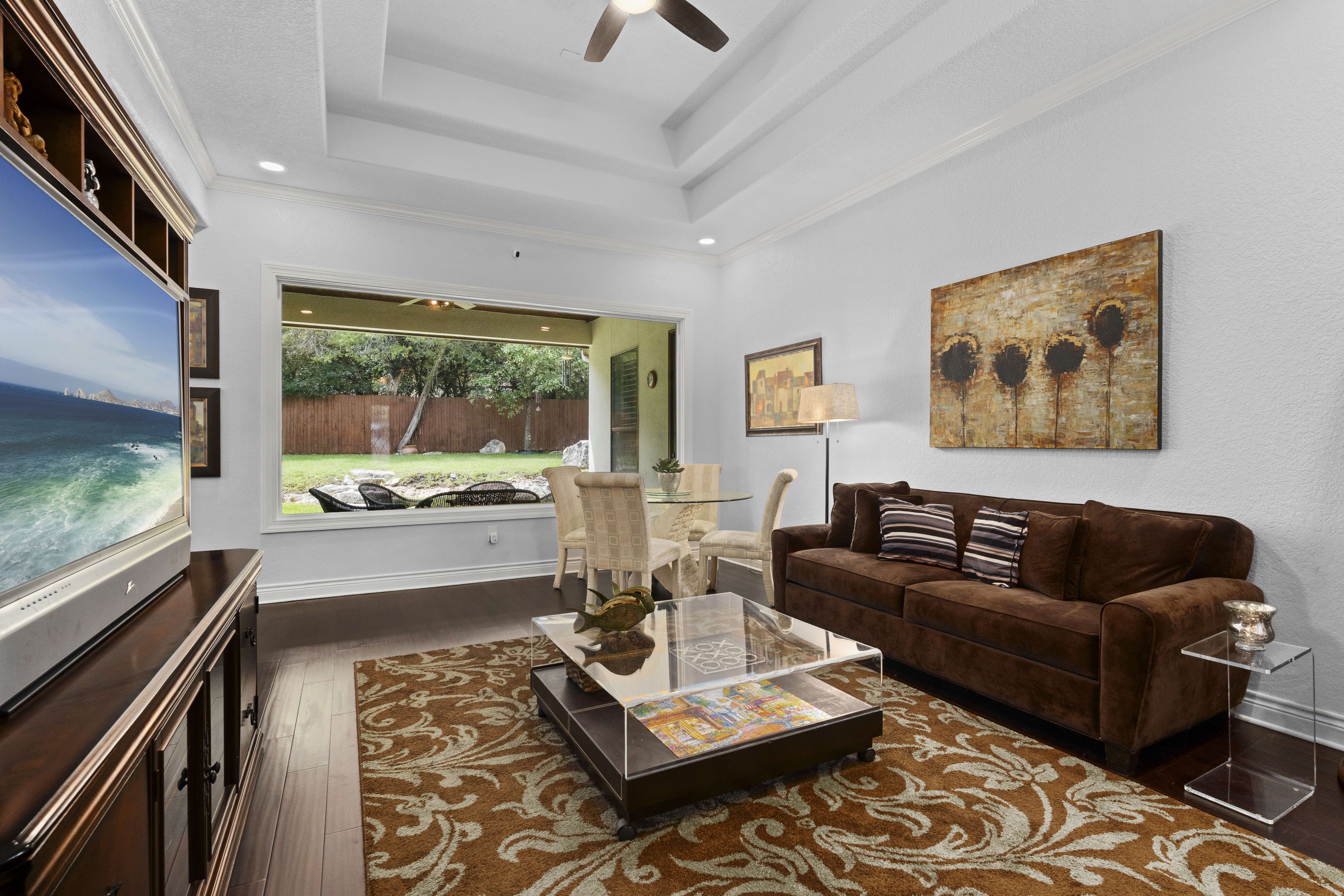  Remodeled Estate Living in Rogers Ranch - 物件實景