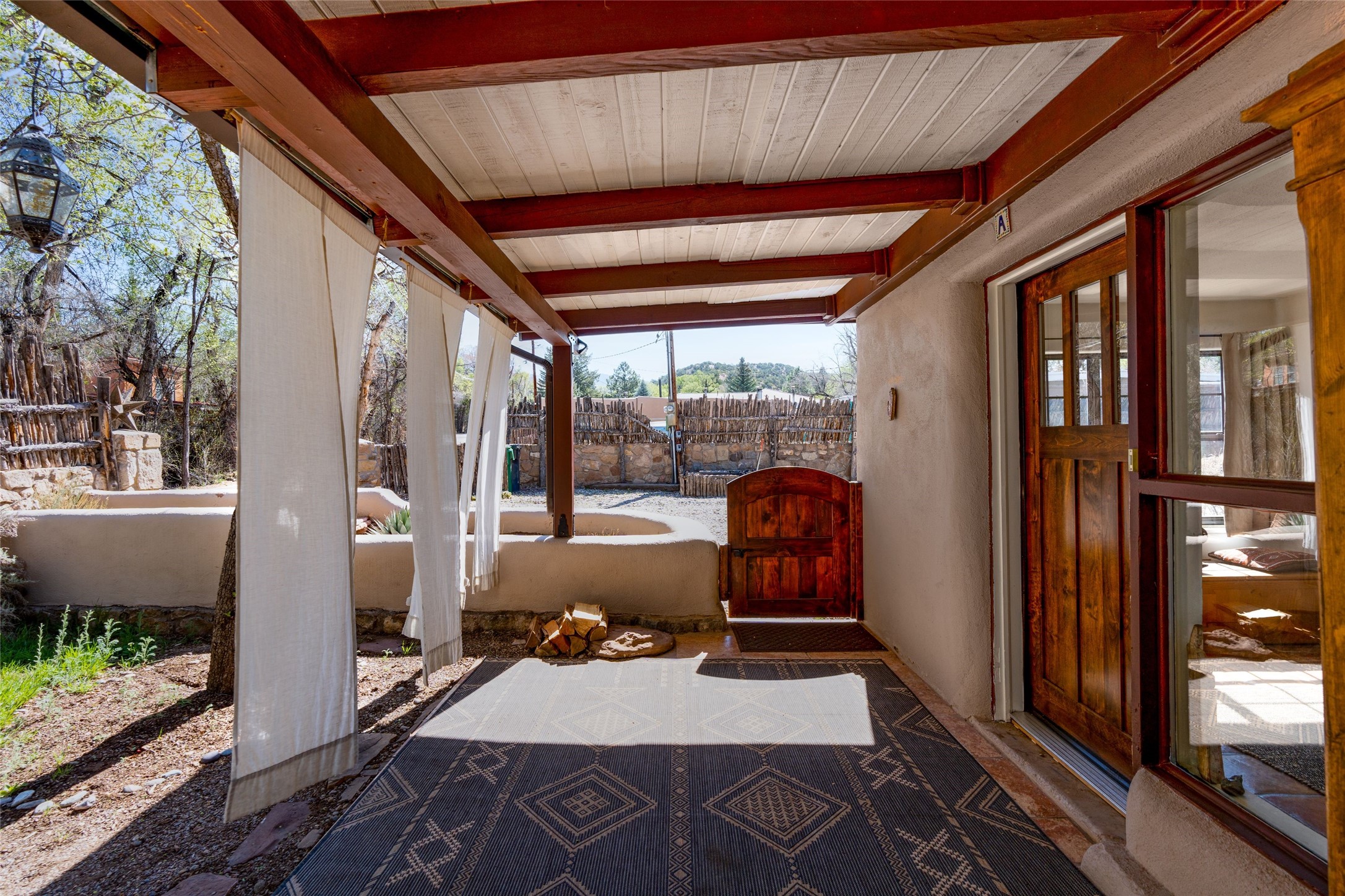  1402 Bishops Lodge Road #A - 物件實景