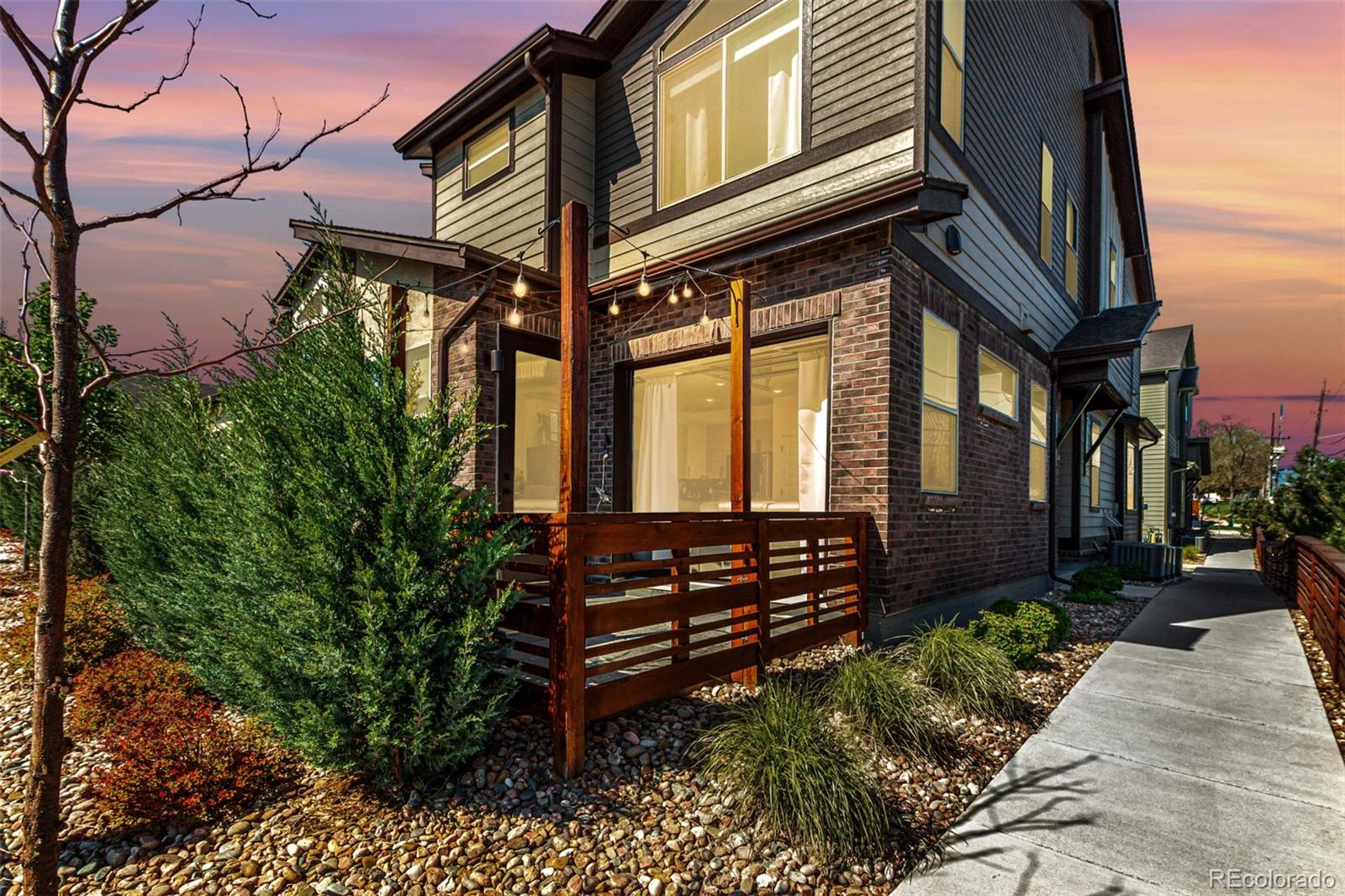 Arvada, Colorado, 80004, United States, 3 Bedrooms Bedrooms, ,2 BathroomsBathrooms,Residential,For Sale,1973817