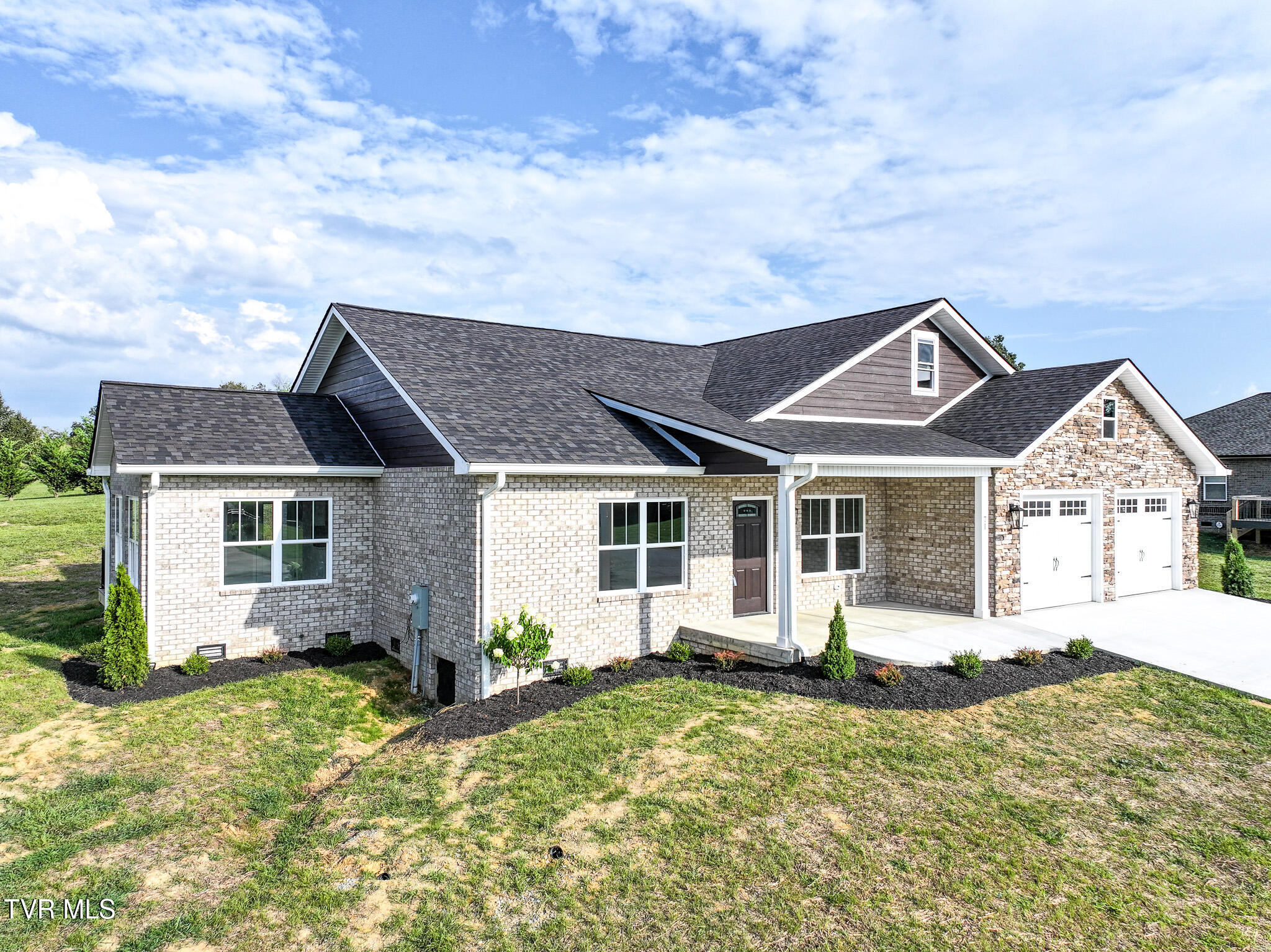 Greeneville, Tennessee, 37745, United States, 3 Bedrooms Bedrooms, ,2 BathroomsBathrooms,Residential,For Sale,1984464