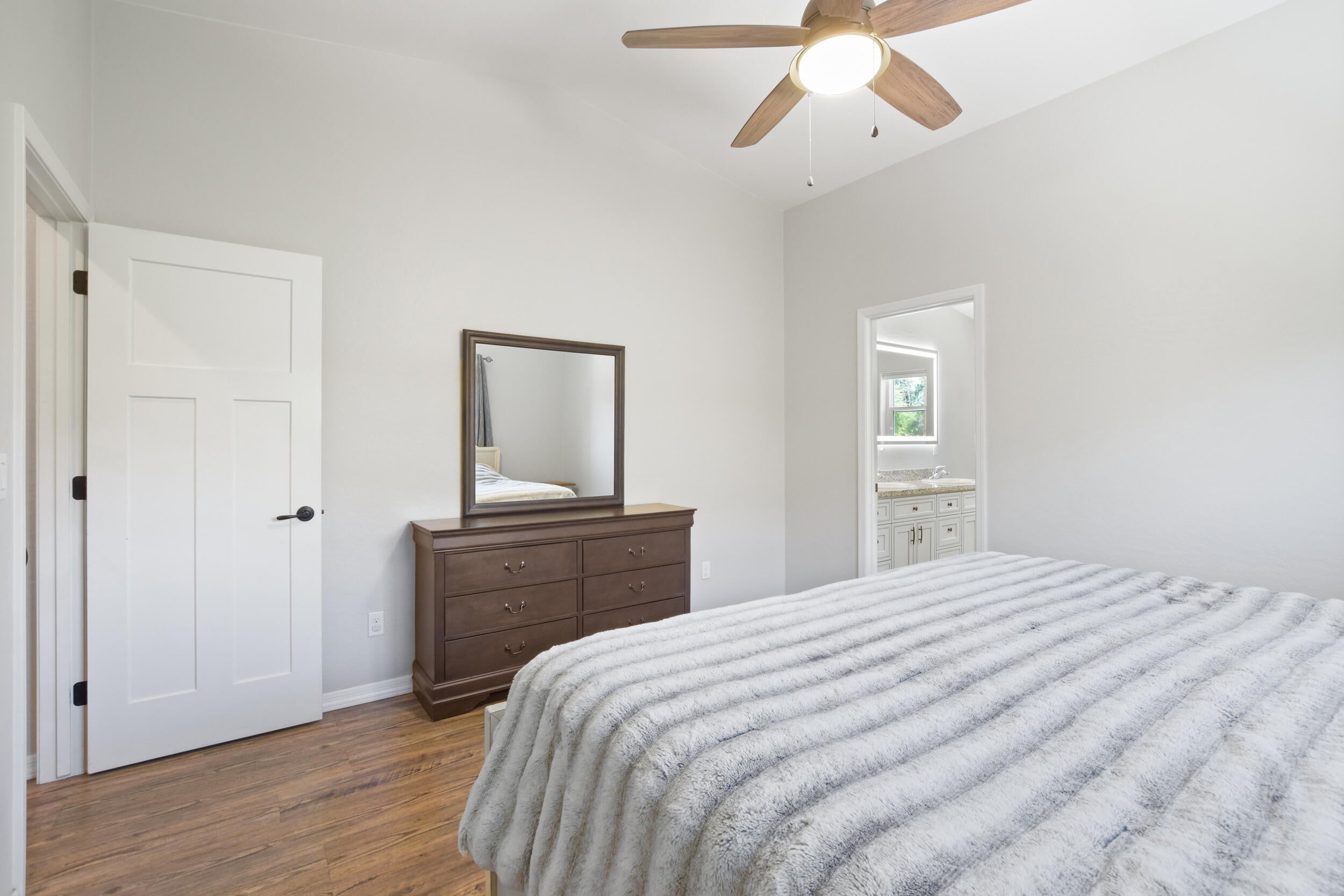 Payson, Arizona, 85541, United States, 4 Bedrooms Bedrooms, ,3 BathroomsBathrooms,Residential,For Sale,1821332