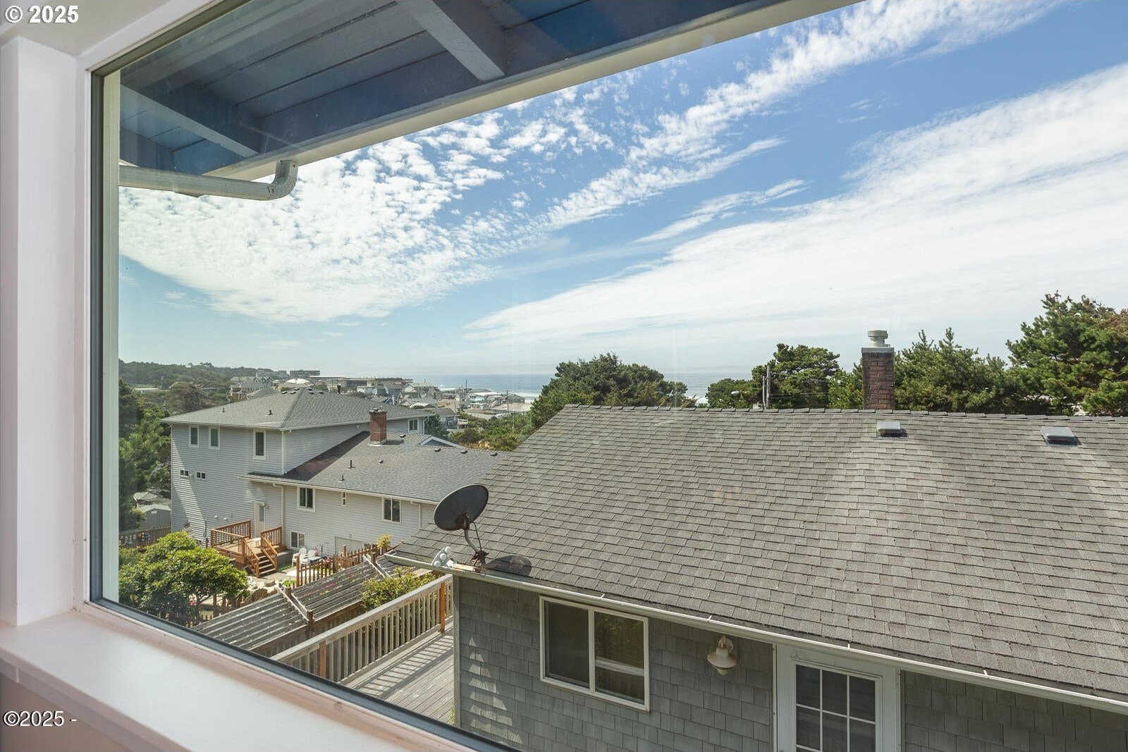 Lincoln City, Oregon, 97367, United States, 3 Bedrooms Bedrooms, ,2 BathroomsBathrooms,Residential,For Sale,1927014