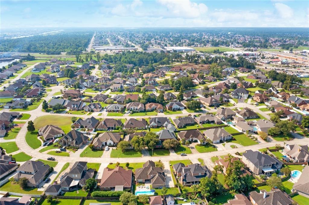 Harvey, Louisiana, 70058, United States, 4 Bedrooms Bedrooms, ,4 BathroomsBathrooms,Residential,For Sale,1919980