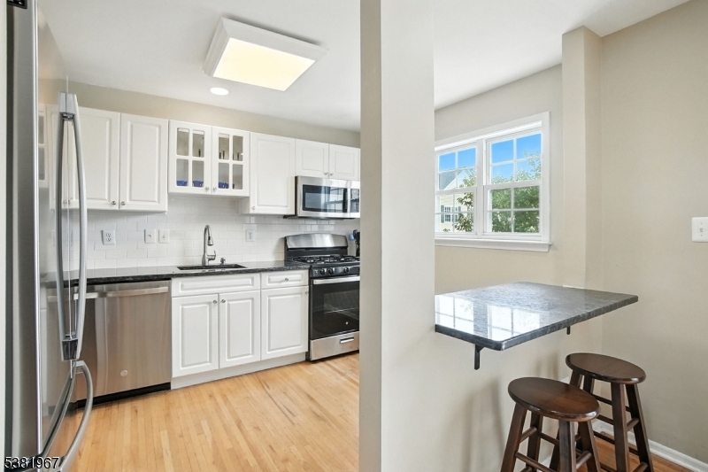 Berkeley Heights Twp., New Jersey, 07922, United States, 2 Bedrooms Bedrooms, ,3 BathroomsBathrooms,Residential,For Sale,1939510