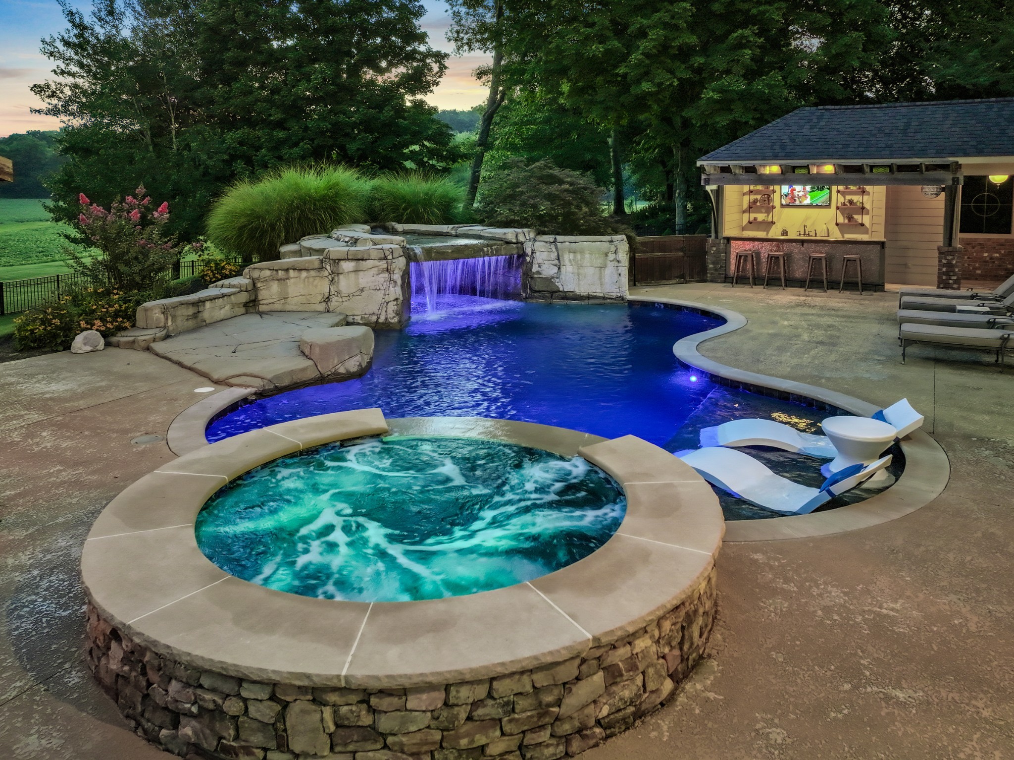 Clarksville, Tennessee, 37043, United States, 4 Bedrooms Bedrooms, ,5 BathroomsBathrooms,Residential,For Sale,1997798