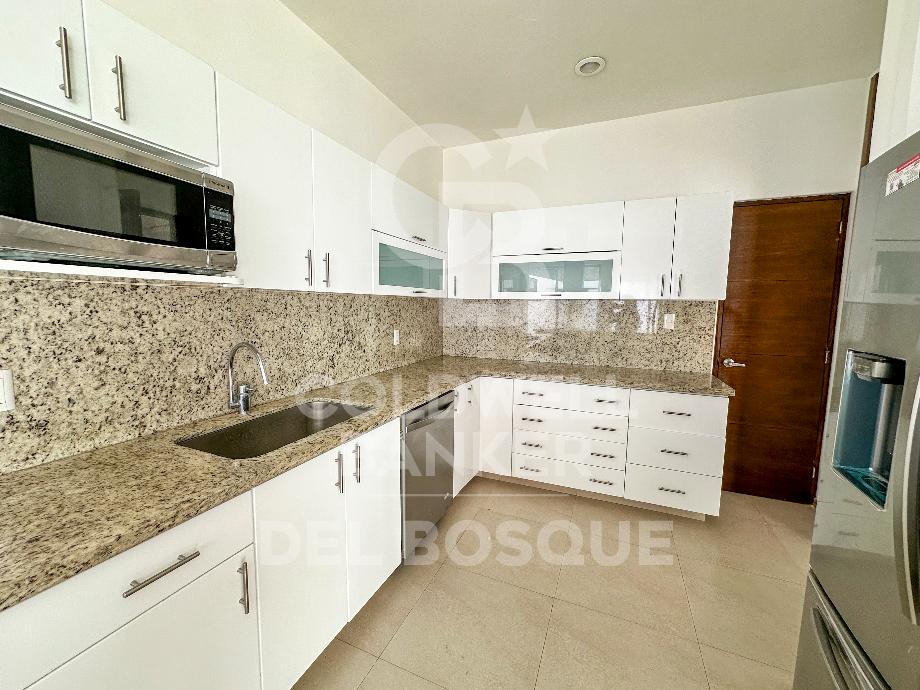 General Miguel Miram?n, Naucalpan de Juárez, Estado de méxico, 53126, Mexico, 6 Bedrooms Bedrooms, ,4 BathroomsBathrooms,Residential,For Sale,General Miguel Miram?n,1621577
