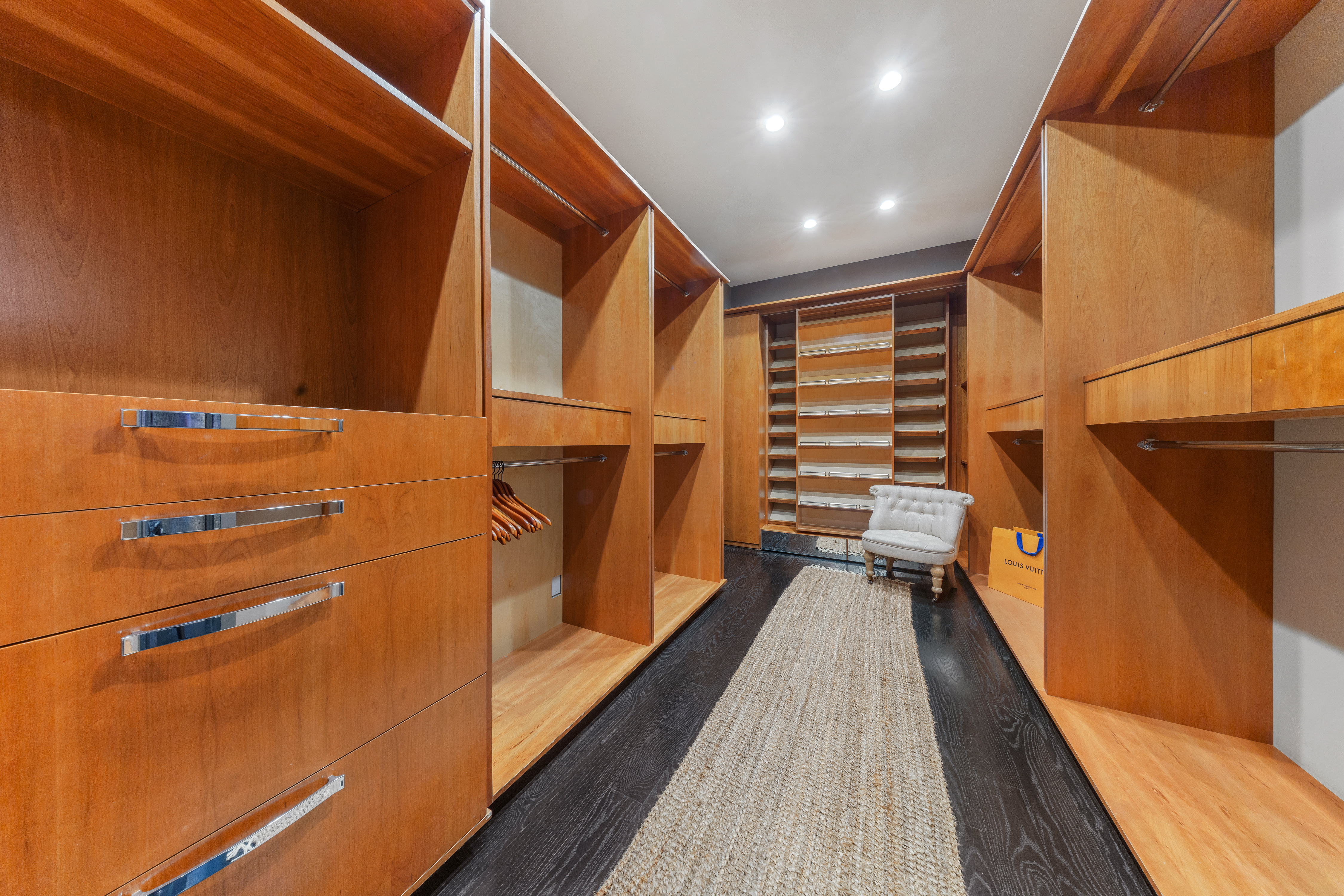  Spectacular Renovated SOMA Home with Rare Museum-Like 7-Car Garage - 物件實景