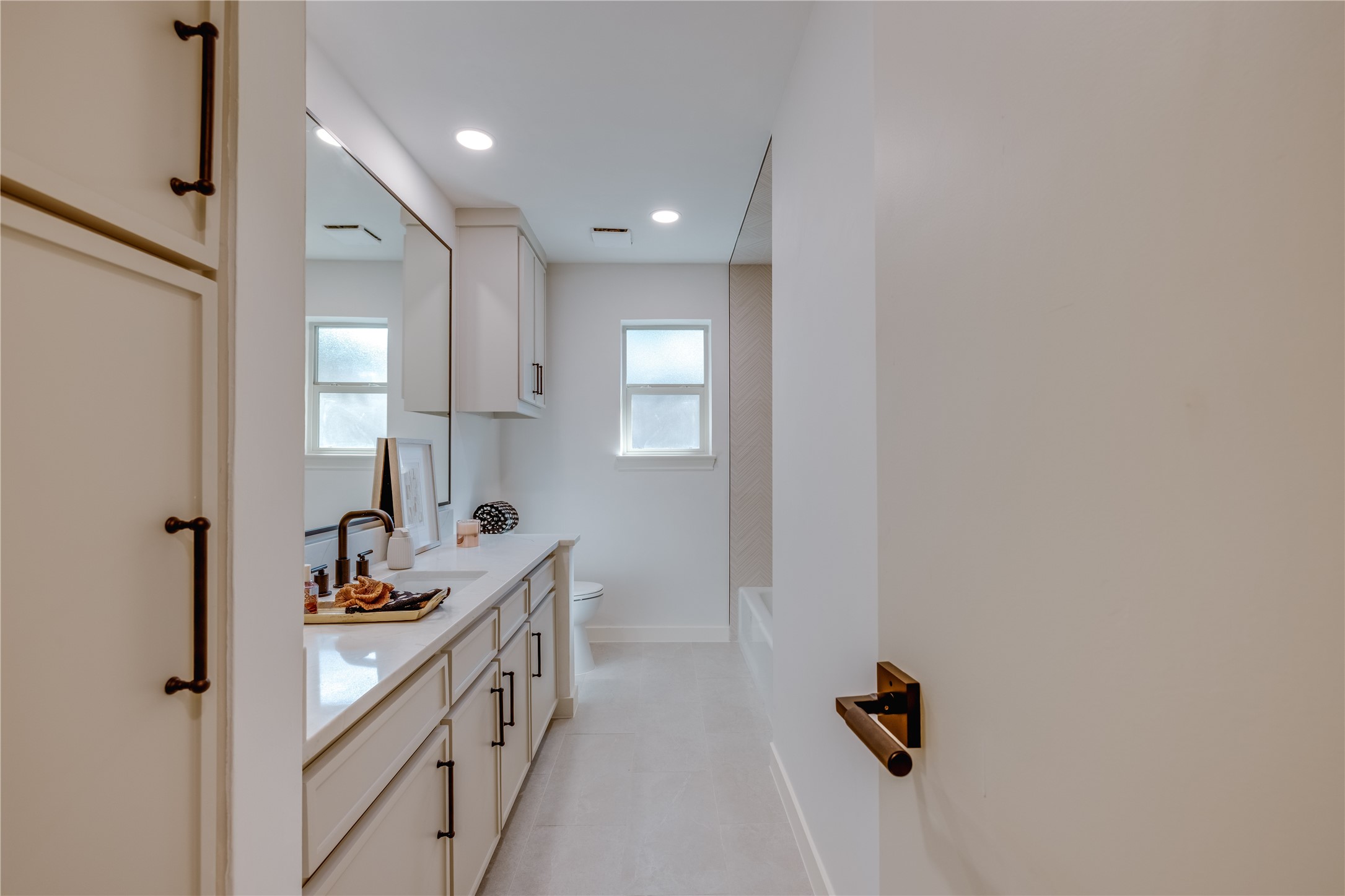 Fort Worth, Texas, 76126, United States, 4 Bedrooms Bedrooms, ,3 BathroomsBathrooms,Residential,For Sale,1971597