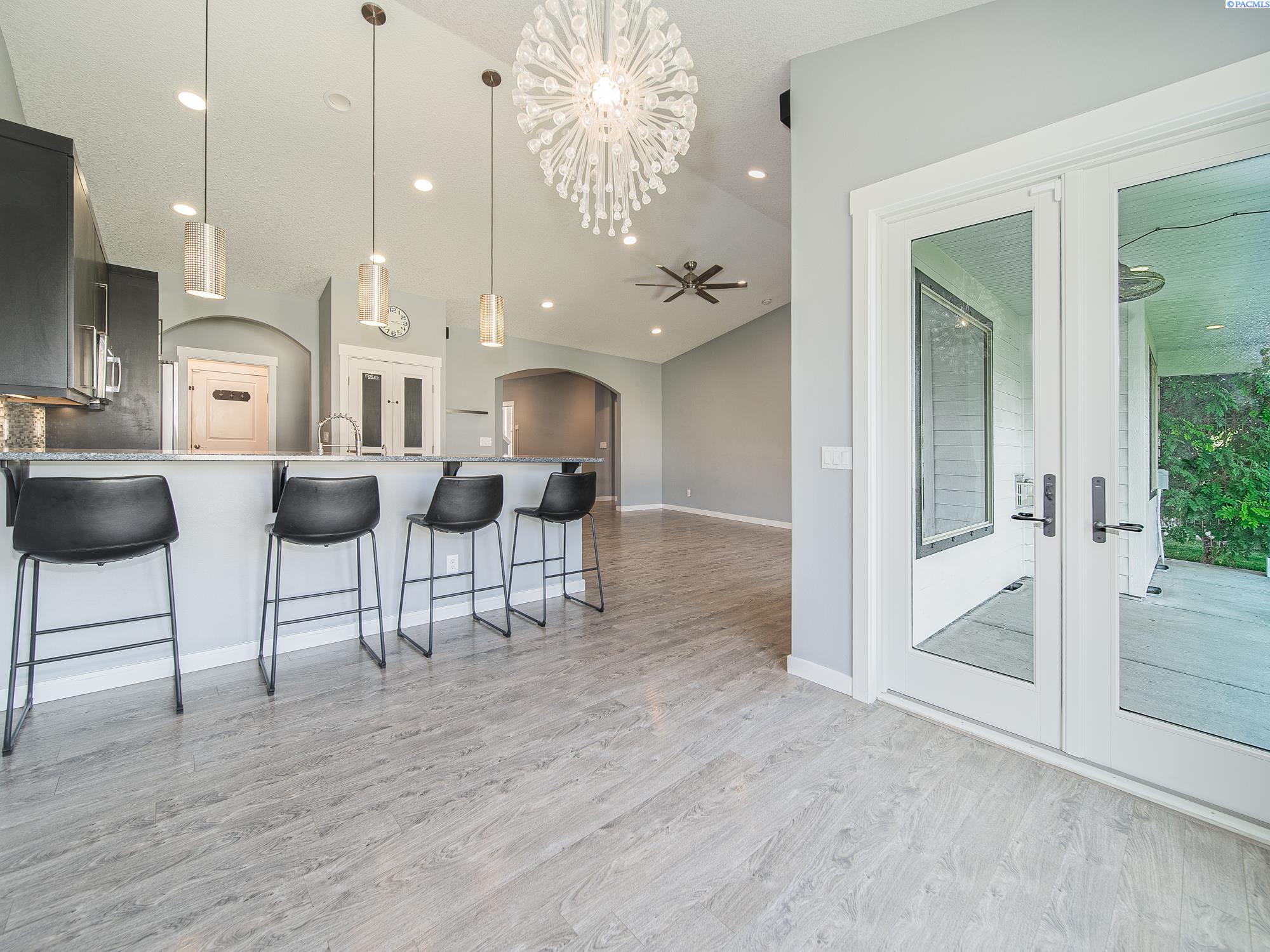 Pasco, Washington, 99301, United States, 4 Bedrooms Bedrooms, ,3 BathroomsBathrooms,Residential,For Sale,1933417