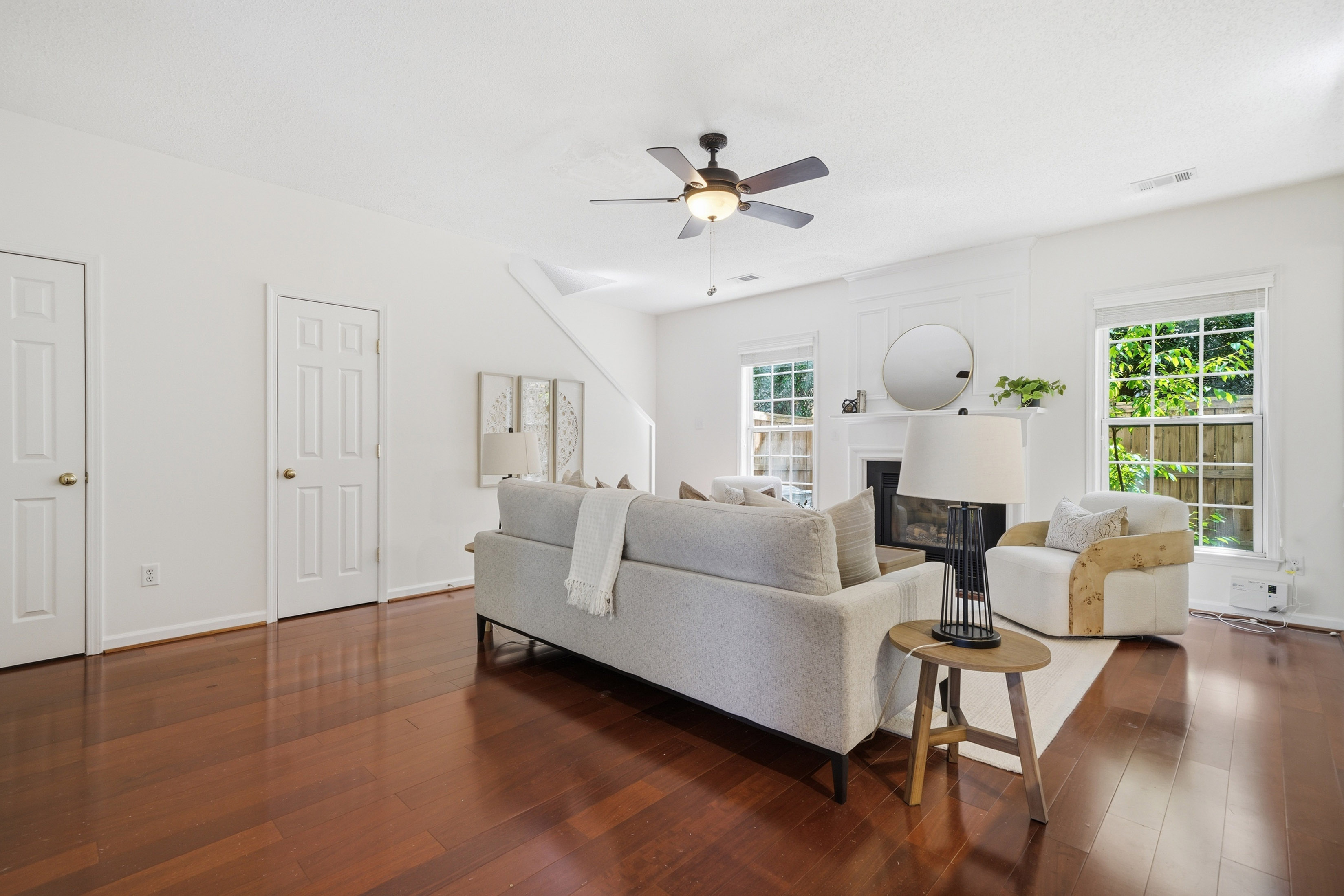  Beautifully Maintained Townhome in Sought-After Creekside at Mansell - 物件實景
