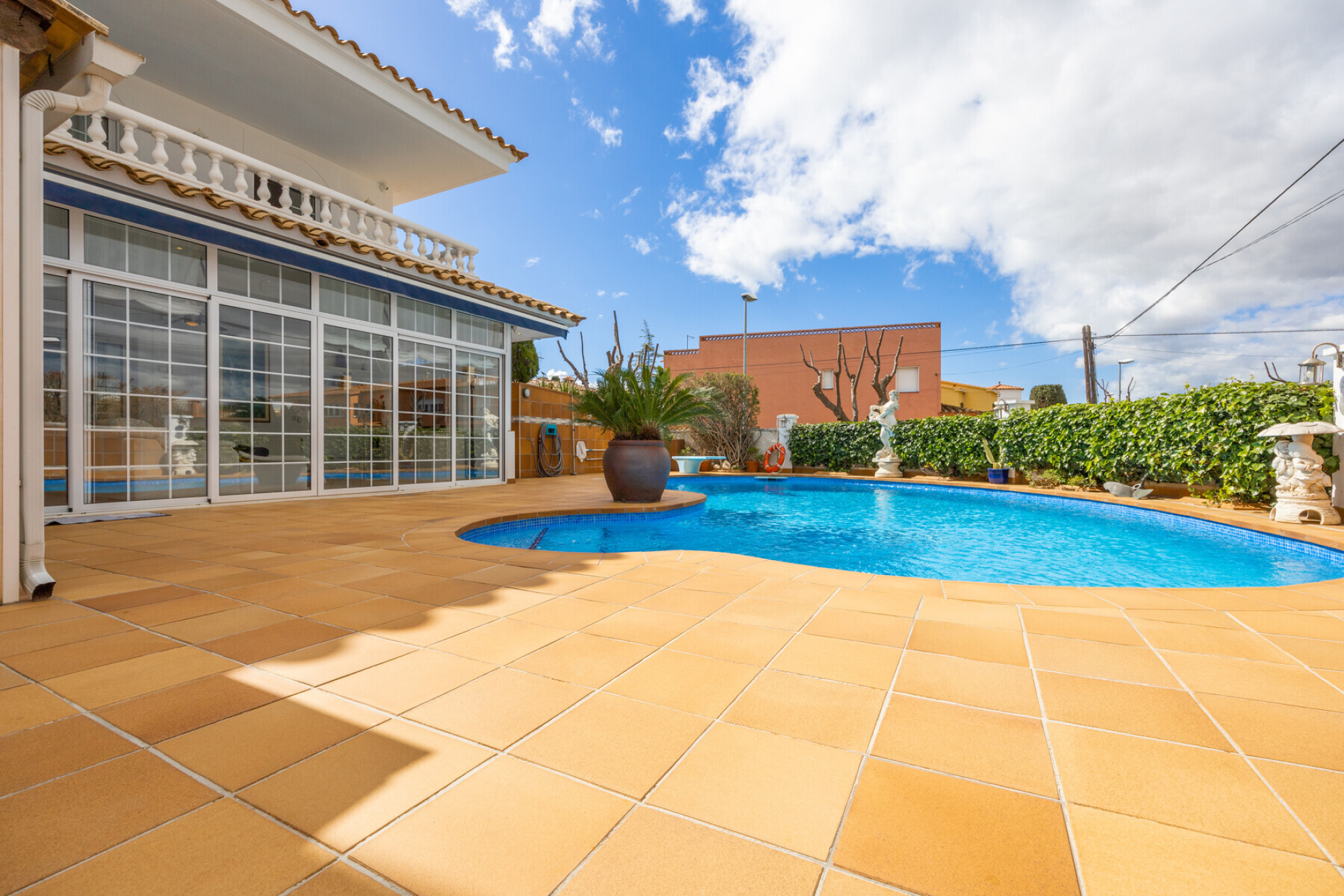  Modern Villa in Empuriabrava with a Garden and Private Pool - 物件實景