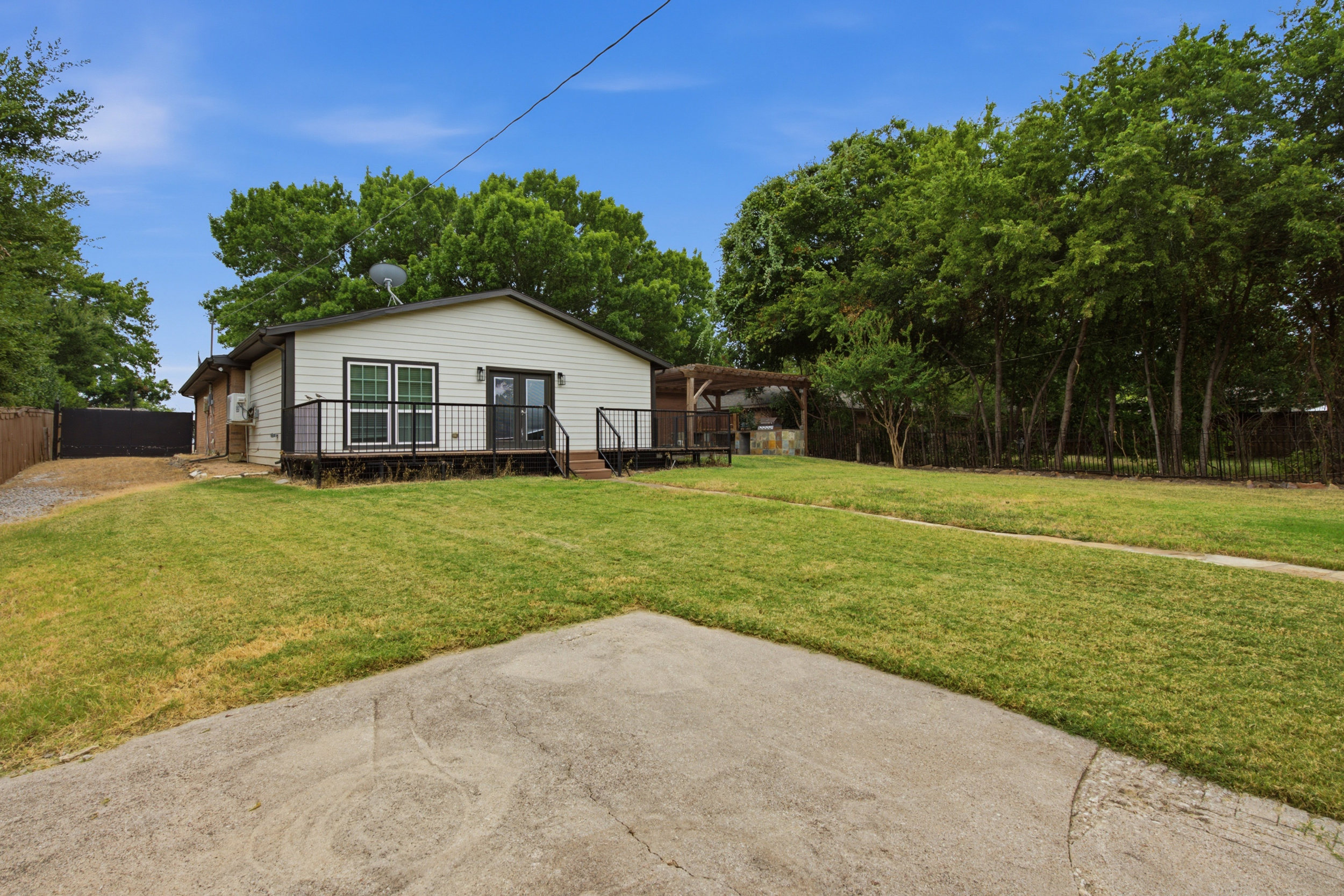  A Rare Opportunity to Live in Historic Downtown Grapevine - 物件實景