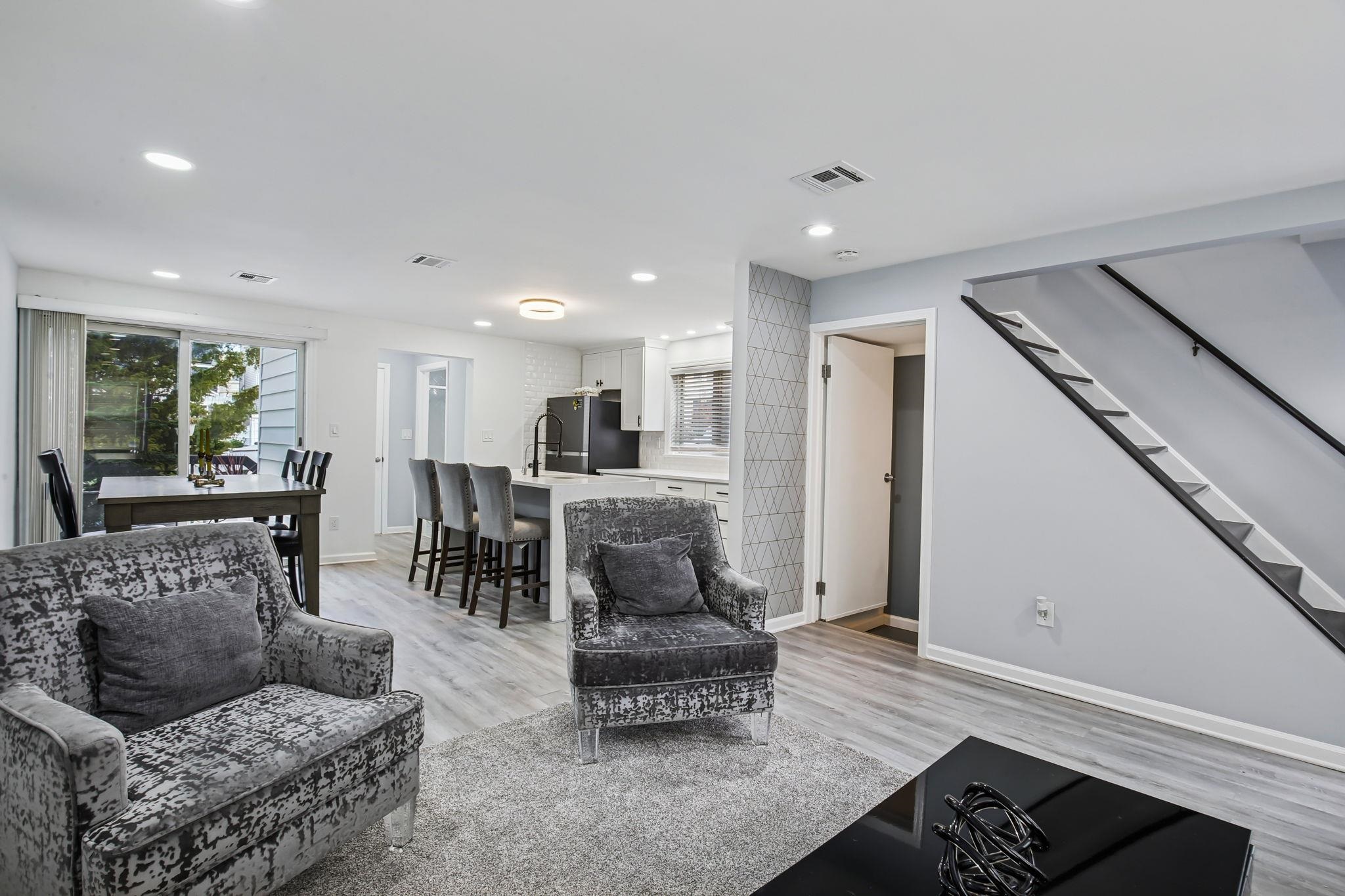 Bayonne, New Jersey, 07002, United States, 4 Bedrooms Bedrooms, ,2 BathroomsBathrooms,Residential,For Sale,1996520