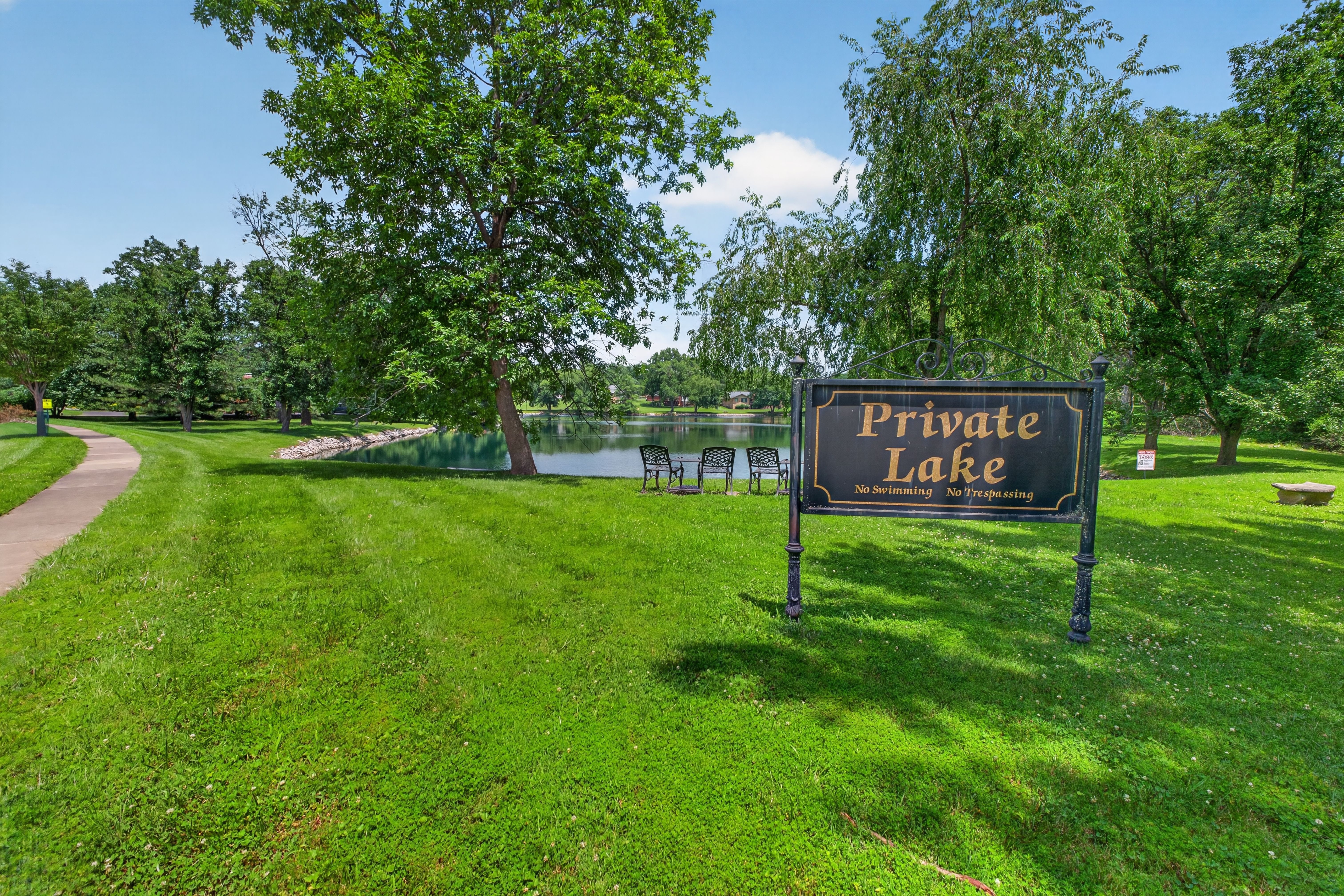  Elegant Brick Retreat on 1.5+ Acres with Modern Luxuries and Tranquil Living - 物件實景
