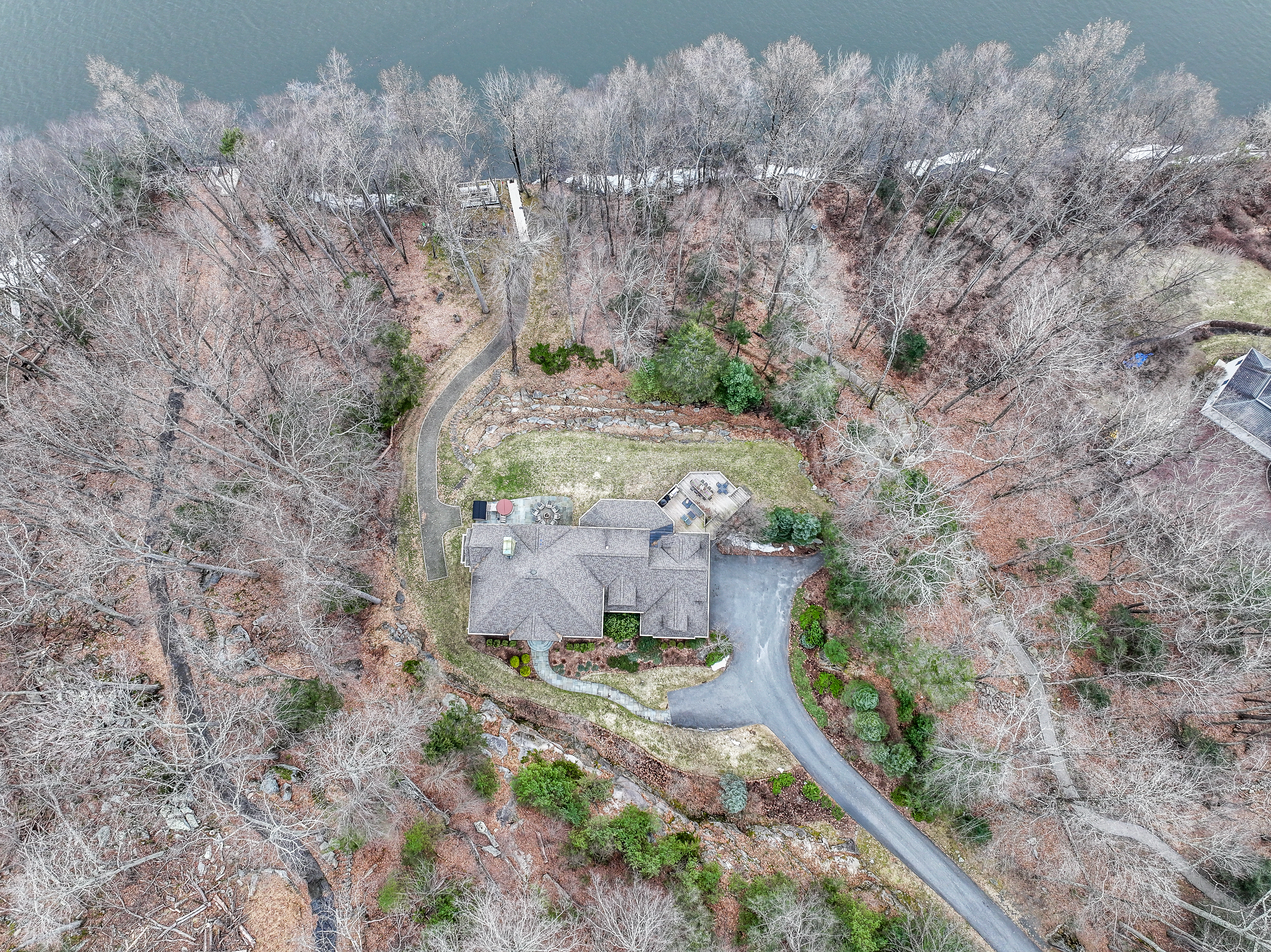  Lake Lillinonah Living, Elevated by Privacy and Scale - 物件實景